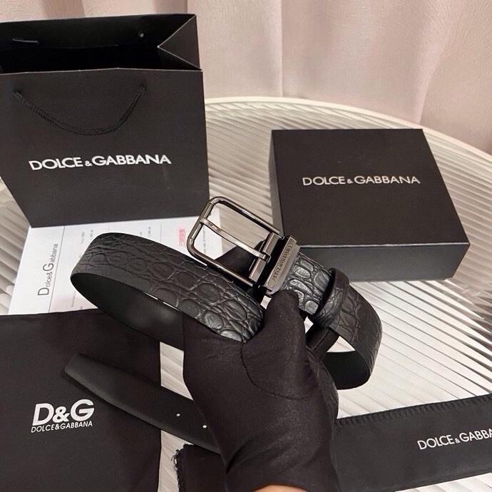 Dolce&Gabbana 新款 鳄鱼皮腰带，雅致配饰，搭配经典滚轴搭扣：35 毫米