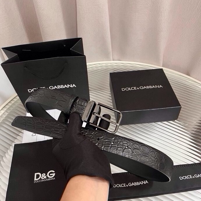 Dolce&Gabbana 新款 鳄鱼皮腰带，雅致配饰，搭配经典滚轴搭扣：35 毫米