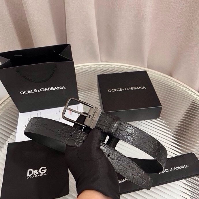 Dolce&Gabbana 新款 鳄鱼皮腰带，雅致配饰，搭配经典滚轴搭扣：35 毫米