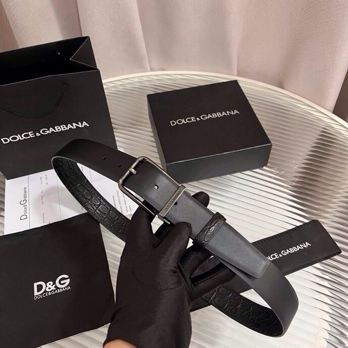 Dolce&Gabbana 新款 鳄鱼皮腰带，雅致配饰，搭配经典滚轴搭扣：35 毫米