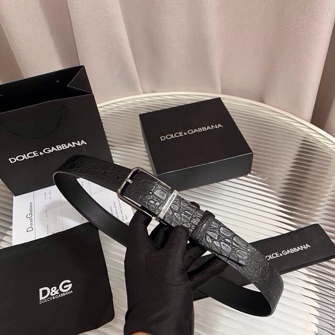 Dolce&Gabbana 新款 鳄鱼皮腰带，雅致配饰，搭配经典滚轴搭扣：35 毫米