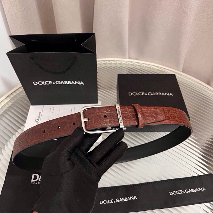Dolce&Gabbana 新款 鳄鱼皮腰带，雅致配饰，搭配经典滚轴搭扣：35 毫米