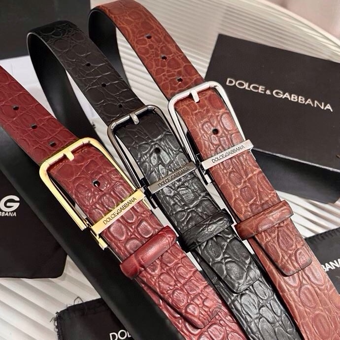 Dolce&Gabbana 新款 鳄鱼皮腰带，雅致配饰，搭配经典滚轴搭扣：35 毫米