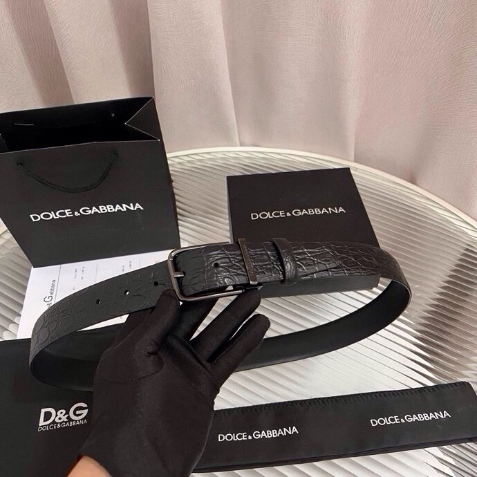 Dolce&Gabbana 新款 鳄鱼皮腰带，雅致配饰，搭配经典滚轴搭扣：35 毫米