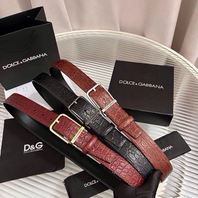 Dolce&Gabbana 新款 鳄鱼皮腰带，雅致配饰，搭配经典滚轴搭扣：35 毫米