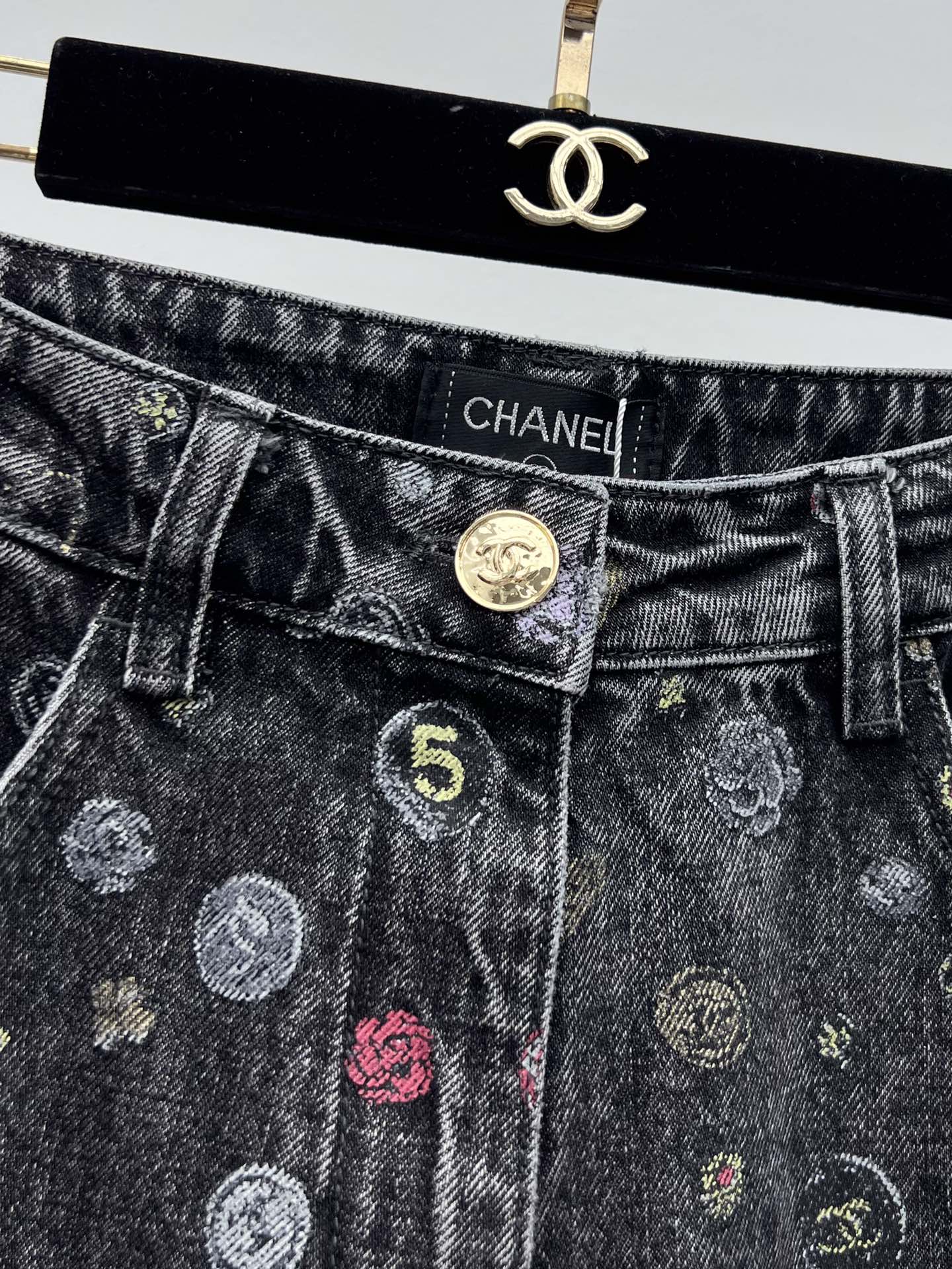 Chane*彩绘印花阔腿牛仔裤25B新款满幅彩绘印花图案复古又吸睛宽松版型修饰腿型不挑人 轻松打造独特个