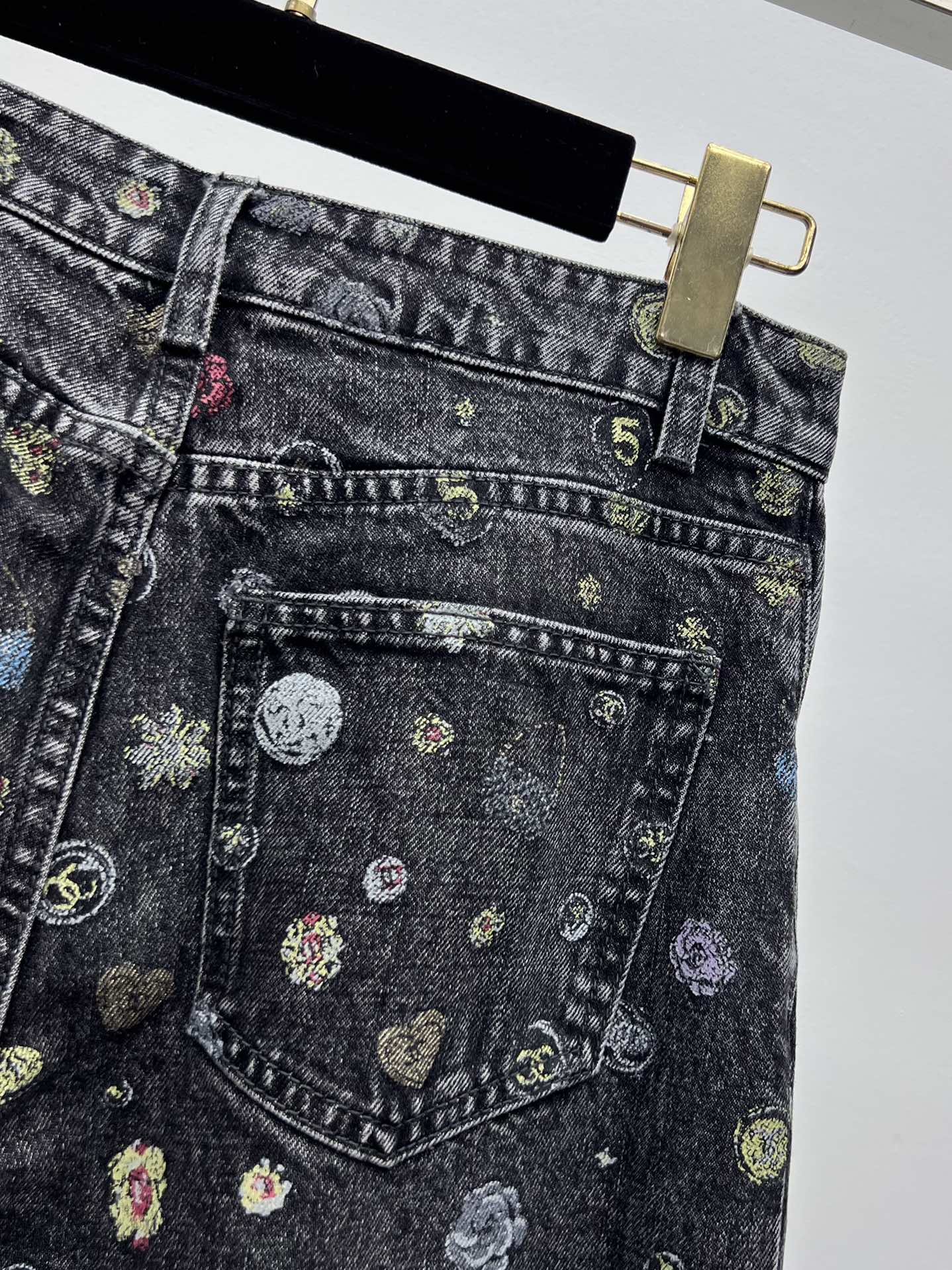 Chane*彩绘印花阔腿牛仔裤25B新款满幅彩绘印花图案复古又吸睛宽松版型修饰腿型不挑人 轻松打造独特个