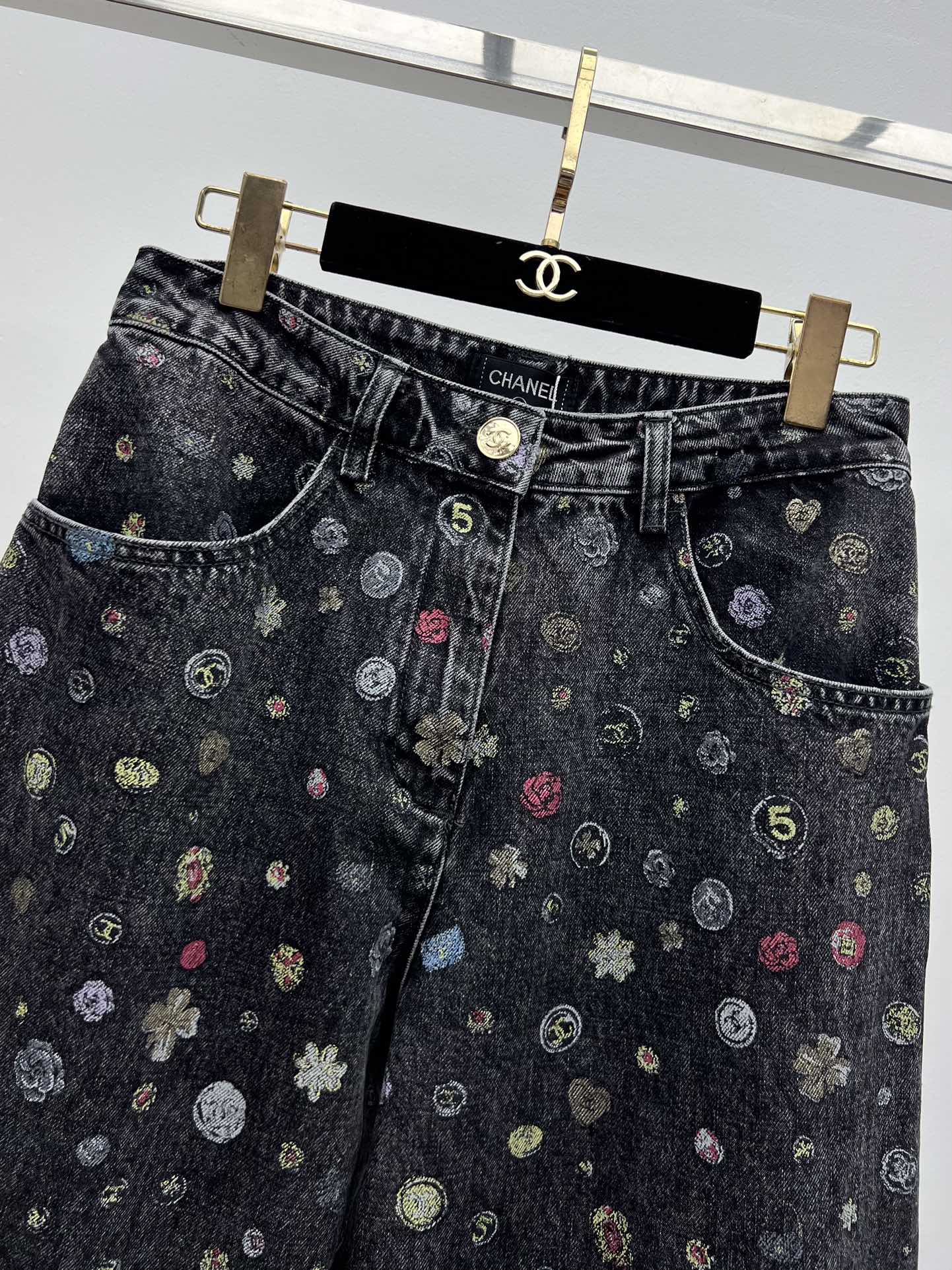 Chane*彩绘印花阔腿牛仔裤25B新款满幅彩绘印花图案复古又吸睛宽松版型修饰腿型不挑人 轻松打造独特个