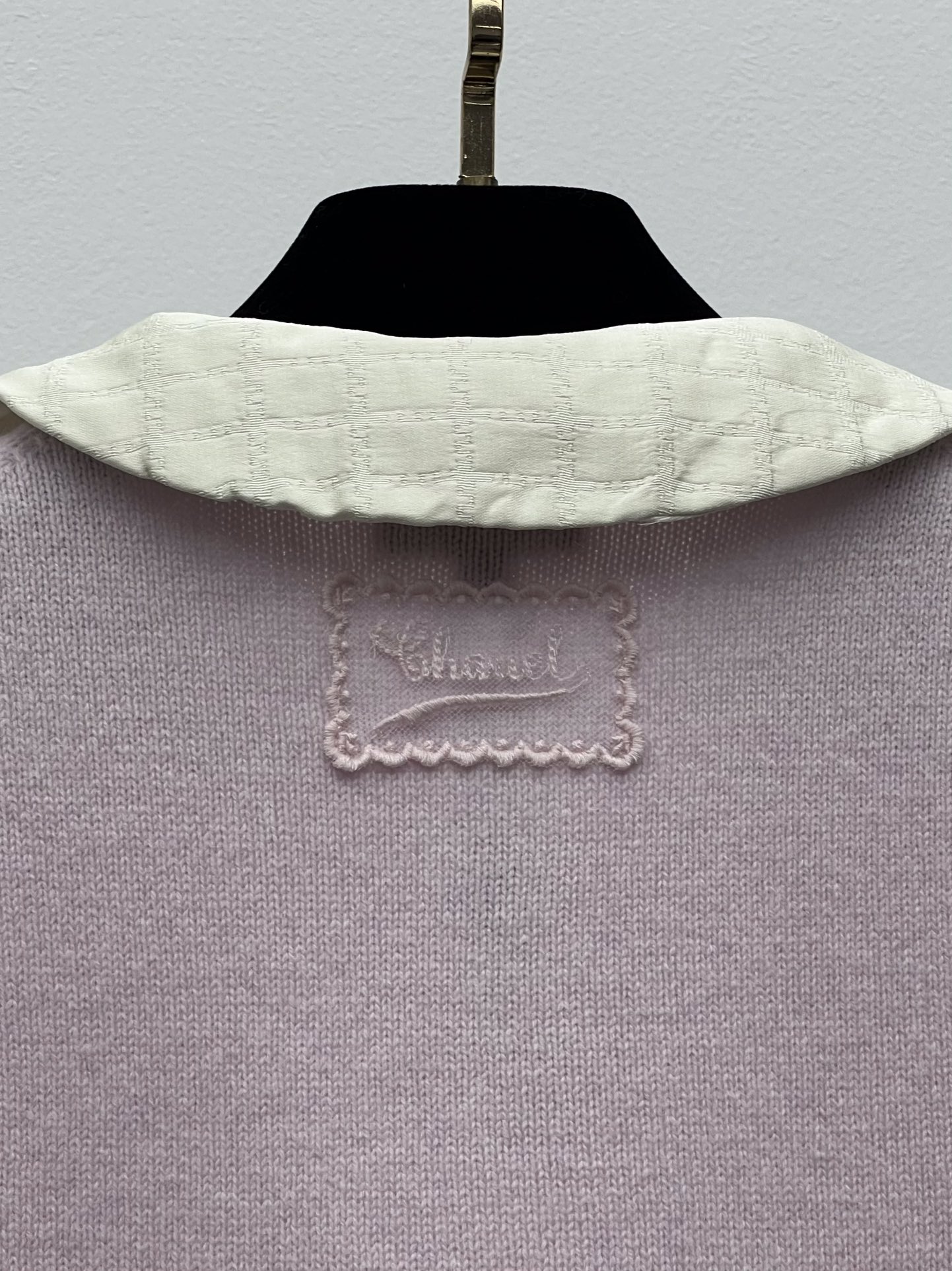 Chane*领子拼接羊绒开衫25B可拆卸拼接领针织小开衫选用100*羊绒面料制作 双口袋设计减龄俏皮经典