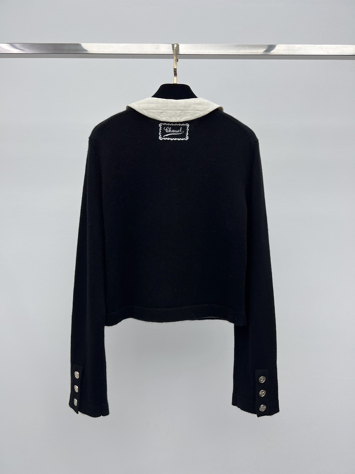 Chane*领子拼接羊绒开衫25B可拆卸拼接领针织小开衫选用100*羊绒面料制作 双口袋设计减龄俏皮经典