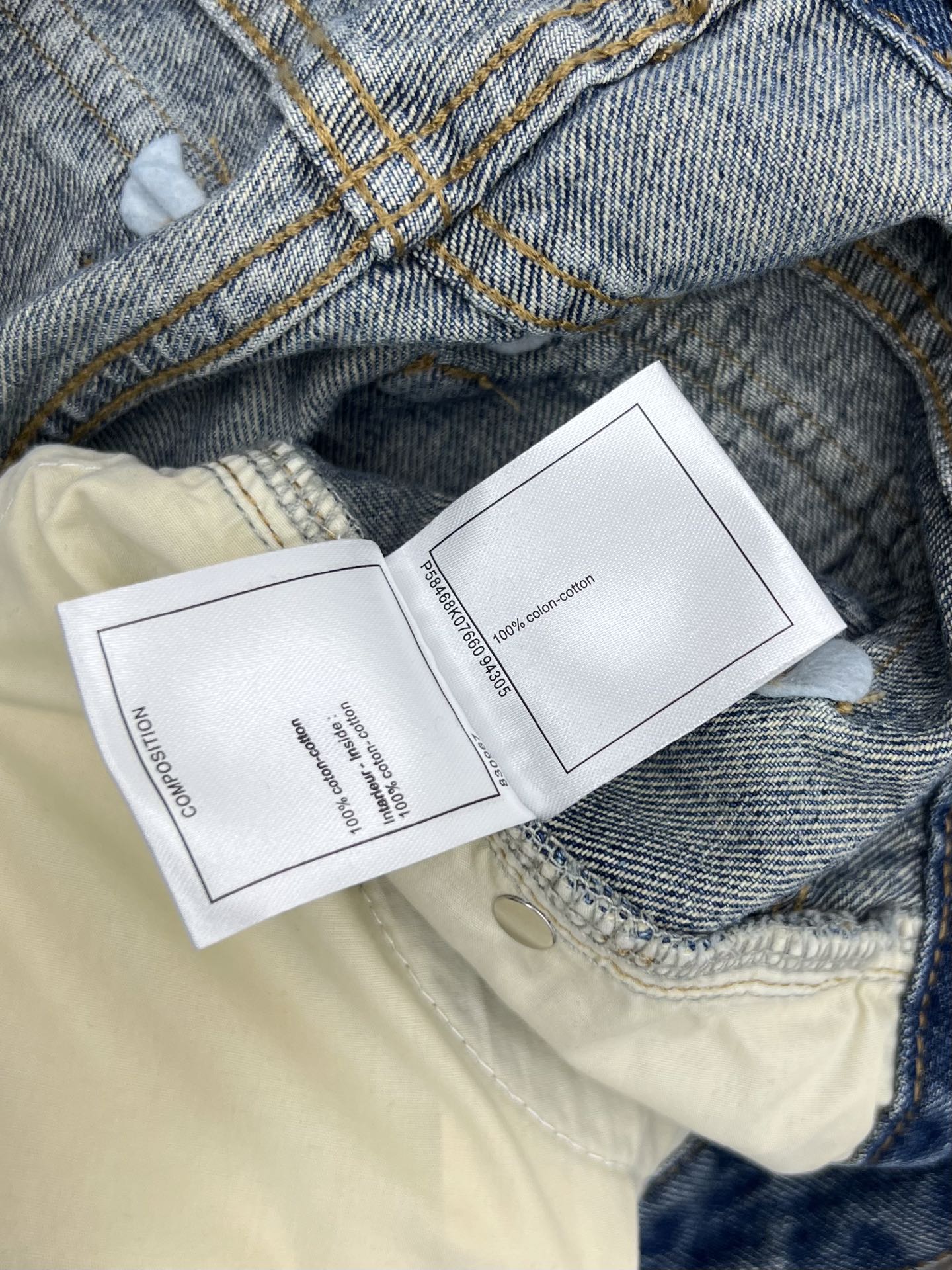 Chane*翻盖袋直筒牛仔裤选用水洗棉质牛仔面料材质前后口袋处饰以刺绣logo版型超好 水洗颜色超美时髦