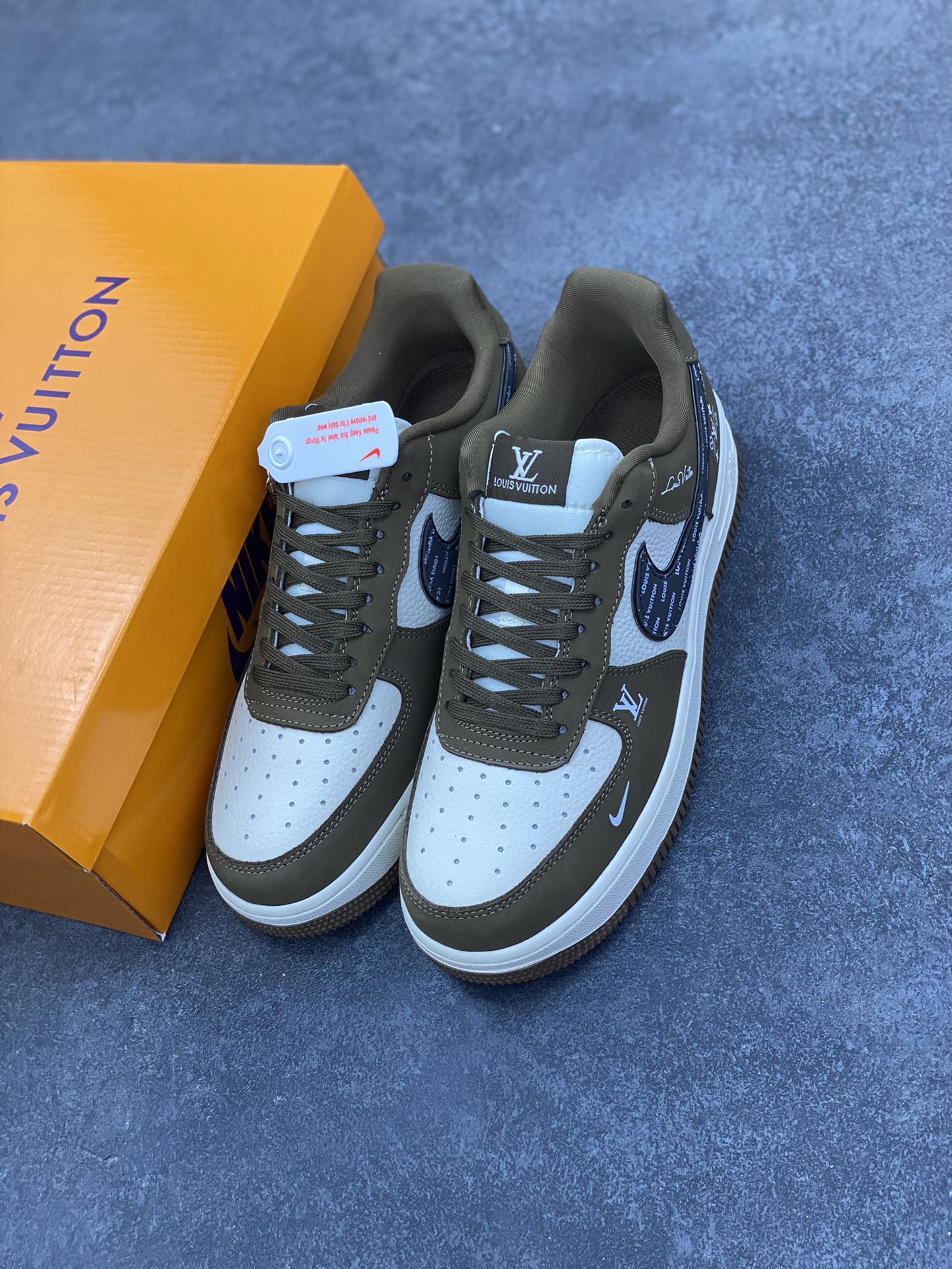 图片[8]-Nike Air Force 1 \’07 Low “LV联名——米军绿银黑”空军一号 低帮 运动鞋 休闲鞋 折边针车 工艺难度大 原楦头原纸板 原装鞋盒 定制五金配件 内置全掌气垫 原厂鞋底 货号：DK0188-086 尺码：36 36.5 37.5 38 38.5 39 40 40.5 41 42 42.5 43 44 44.5 45-选品中心