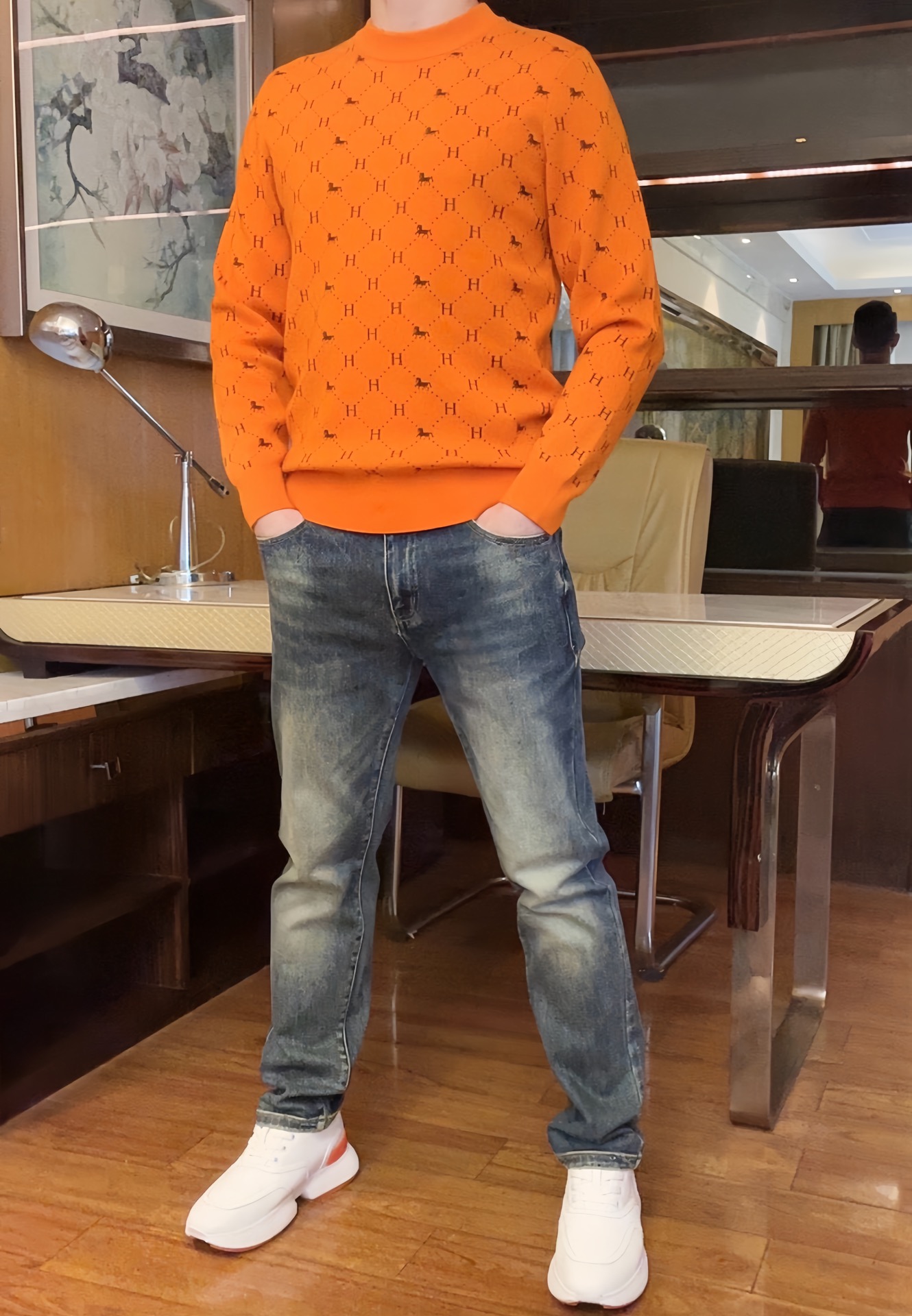 NO:527884,Prada-2025 counter latest jeans are shipped, European and American counters are on sale simultaneously. Selected custom tannins imported from Italy and matched with the latest straight slim design, customized buttons, rear pocket brand logo and latest leather logo show the charm. You are definitely worthy of having it. Number of codes 29-38 (model 180/140 wears 32, with Hong Kong Lane Crawford gift box packaging), prada, jeans, alexander wang19860909普拉达-2025专柜最新款牛仔裤出货 欧美专柜同步发售.精选意大利进口定制丹宁面料搭配最新的直筒修身设计,定制纽扣和后口袋品牌标志及最新皮标相当彰显韵味 您绝对值得拥有.码数29-38（模特180/140穿32,配香港连卡佛礼盒包装）,,prada,jeans,alexander wang,Men's clothing