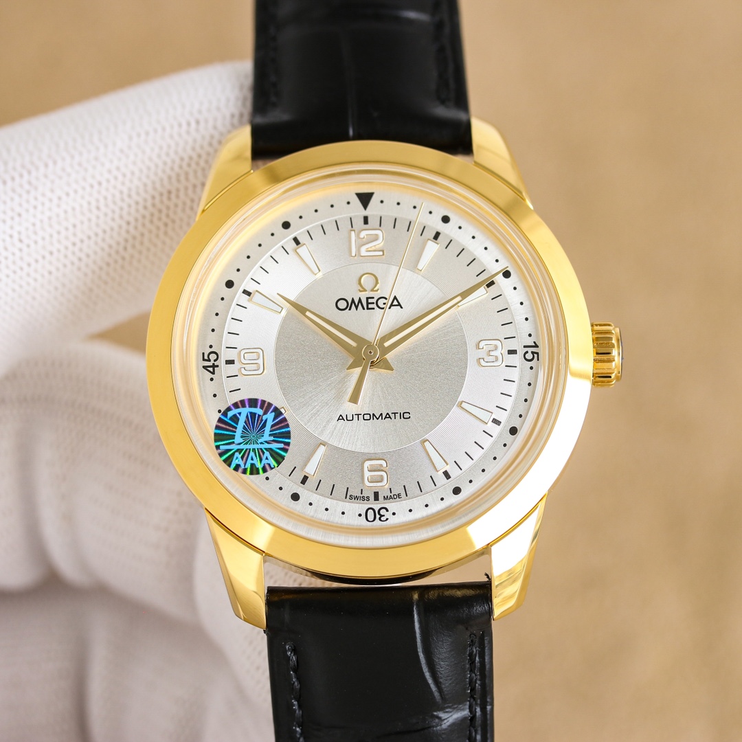 NO:340793,White and gold new Omega Seahorse Series!  It took up to 6 months!  Ultra-thin men's automatic mechanical watch, using imported original movement (non-market domestic machine), vibration frequency 28,800 times per hour, zero rework quality, diameter 40mm original size, ultra-thin craftsmanship 8mm, and using imported calfskin from Italy!  Pot cover glass material!  Super waterproof 100 meters!  The same style in the counter, one to one replica!  Take him with him and show his strength and extraordinary spirit!  Glorious, eternal nobility., omega, cowhide19860909白 金 新款欧米茄海马系列！耗时长达6个月！超薄男士自动机械腕表,采用进口原装机芯（非市场国产机）,每小时振频28800次,零返修质量,直径40mm原装尺寸,超薄工艺8mm,采用意大利进口小牛皮！锅盖玻璃材质！超强防水100米！专柜同款,一比一复刻！带上他锋芒尽显,气派不凡！耀眼光辉,永恒尊贵.,,omega,cowhide,Watch