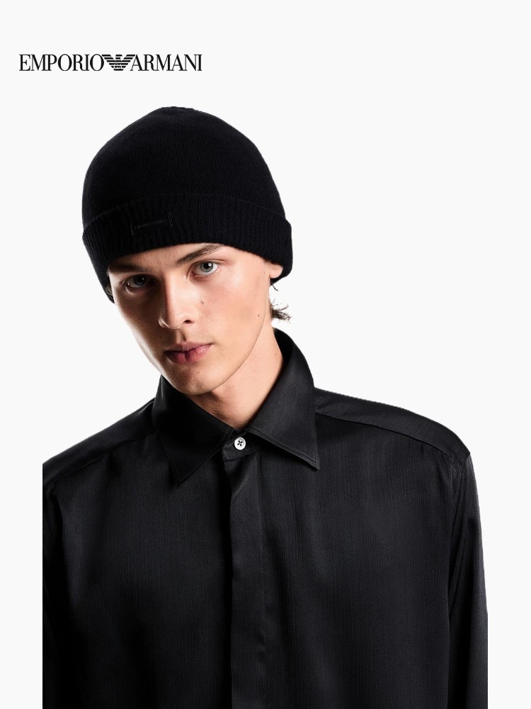 NO:366109,With dust bag EMPORIO-FARMANI, knitted wool cap, good quality, high-end and elegant, super soft!  Super hot and beautiful texture, very good match when going out!  Fashion trend!  Essential items for autumn and winter, buy the same style as men and women!  Hat fisherman hat baseball hat knit hat, hat, armani, armani, espadrilles, hats配防尘袋 EMPORIO-FARMANI 阿玛尼,针织毛线帽,好品质高端大气,超柔软！超火爆质感很赞,出街超好搭配！时尚潮流！秋冬必备单品,男女同款快快入手哦！帽子渔夫帽棒球帽针织帽,帽子,armani,armani,espadrilles,hats,hat