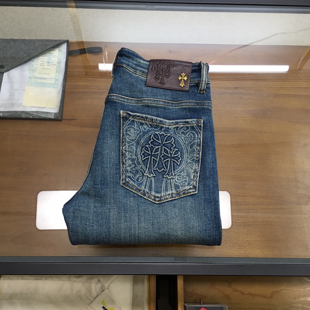 NO:601000,New jeans [Cro] Exclusively for new jeans in autumn and winter, high-end version!  Custom-made fabrics at the counter are highly breathable and comfortable, with impeccable details and brand element design concepts, reflecting high quality. It feels delicate and soft!  It presents a casual cut and the upper body shape is awesome!  Code number 29-3835,,chrome hearts,jeans,alexander wang19860909新品牛仔裤【克罗】 秋冬独家专供新款牛仔裤,高端版本！专柜定制面料 透气舒适度高,细节无可挑剔,品牌元素设计理念,体现高品质.手感细腻柔软！呈现休闲裁剪,上身版型超赞！码数29-3835,,chrome hearts,jeans,alexander wang,Men's clothing