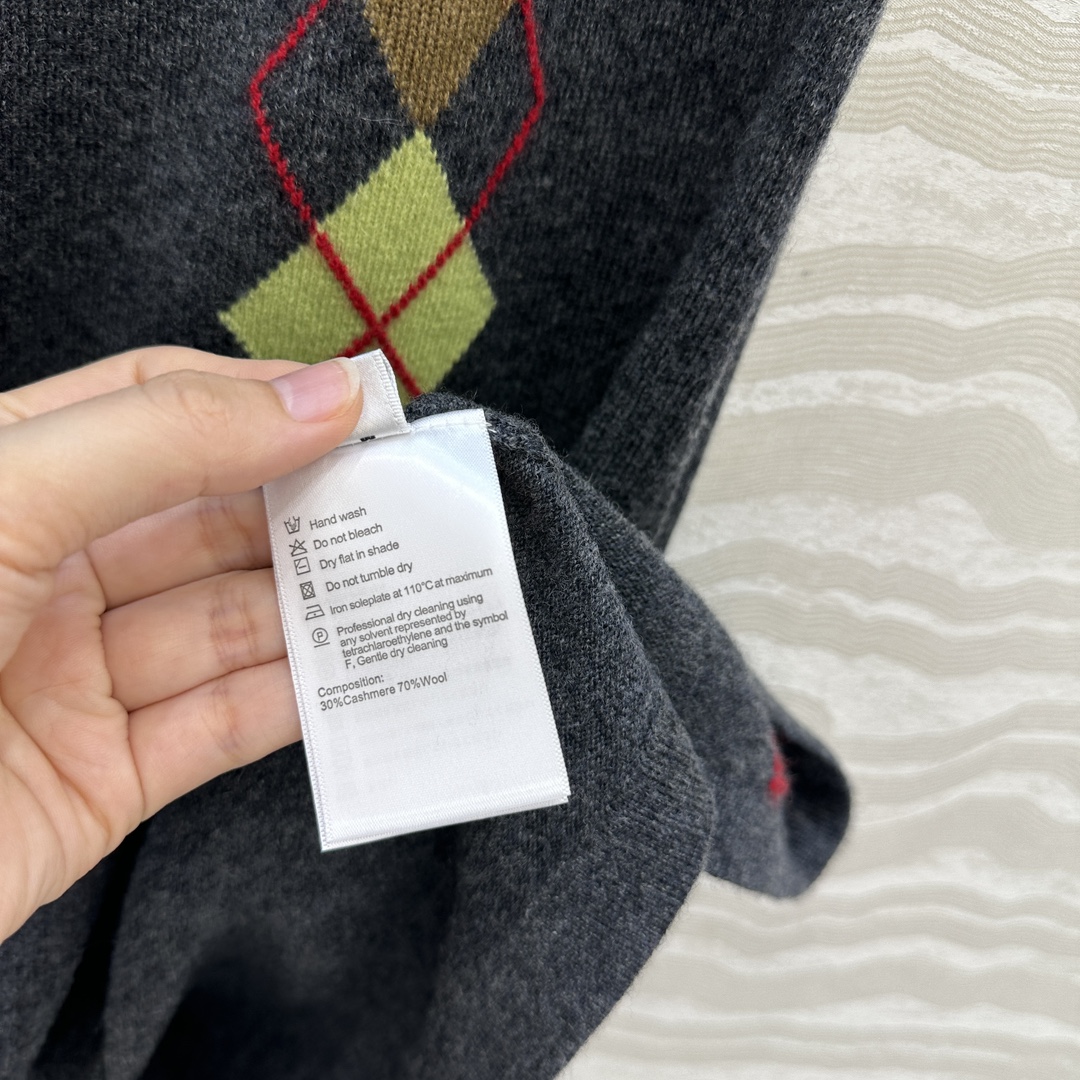 独家首发❤️高端原单品质，ER知识分子时髦分穿搭，重工艺彩色菱格嵌花羊绒长半裙！高级深灰撞色灵动俏皮减龄