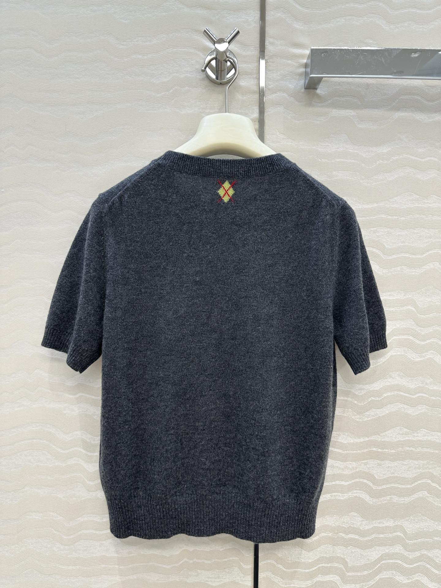 独家首发❤️高端原单品质，ER知识分子时髦分穿搭，重工艺彩色菱格嵌花羊绒短袖上衣！高级深灰撞色灵动俏皮减