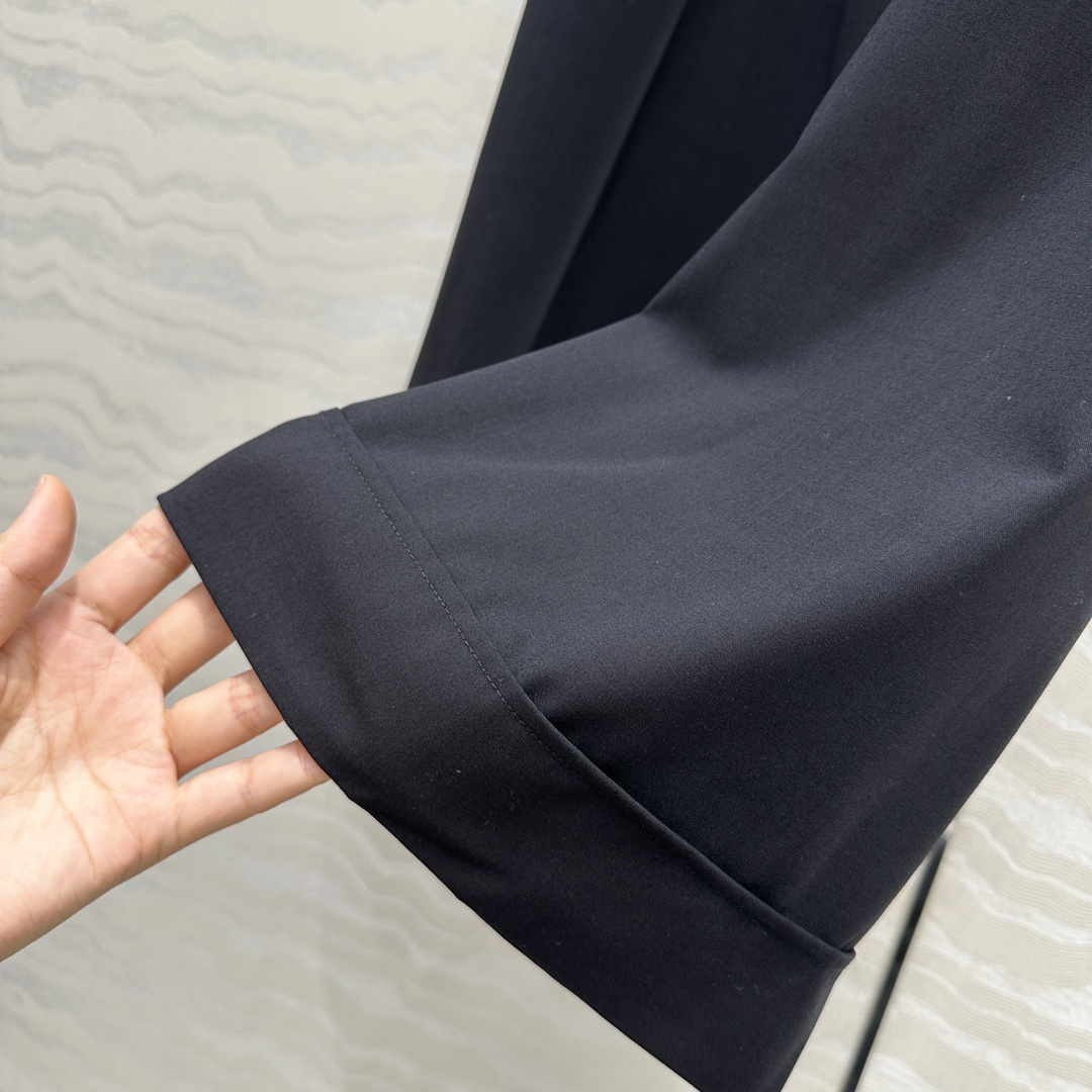 独家首发！原单品质❤️Row风高智感穿搭！潇洒帅气的高级羊毛阔腿神裤！非常修饰腿型的抽绳腰设计一片式立体