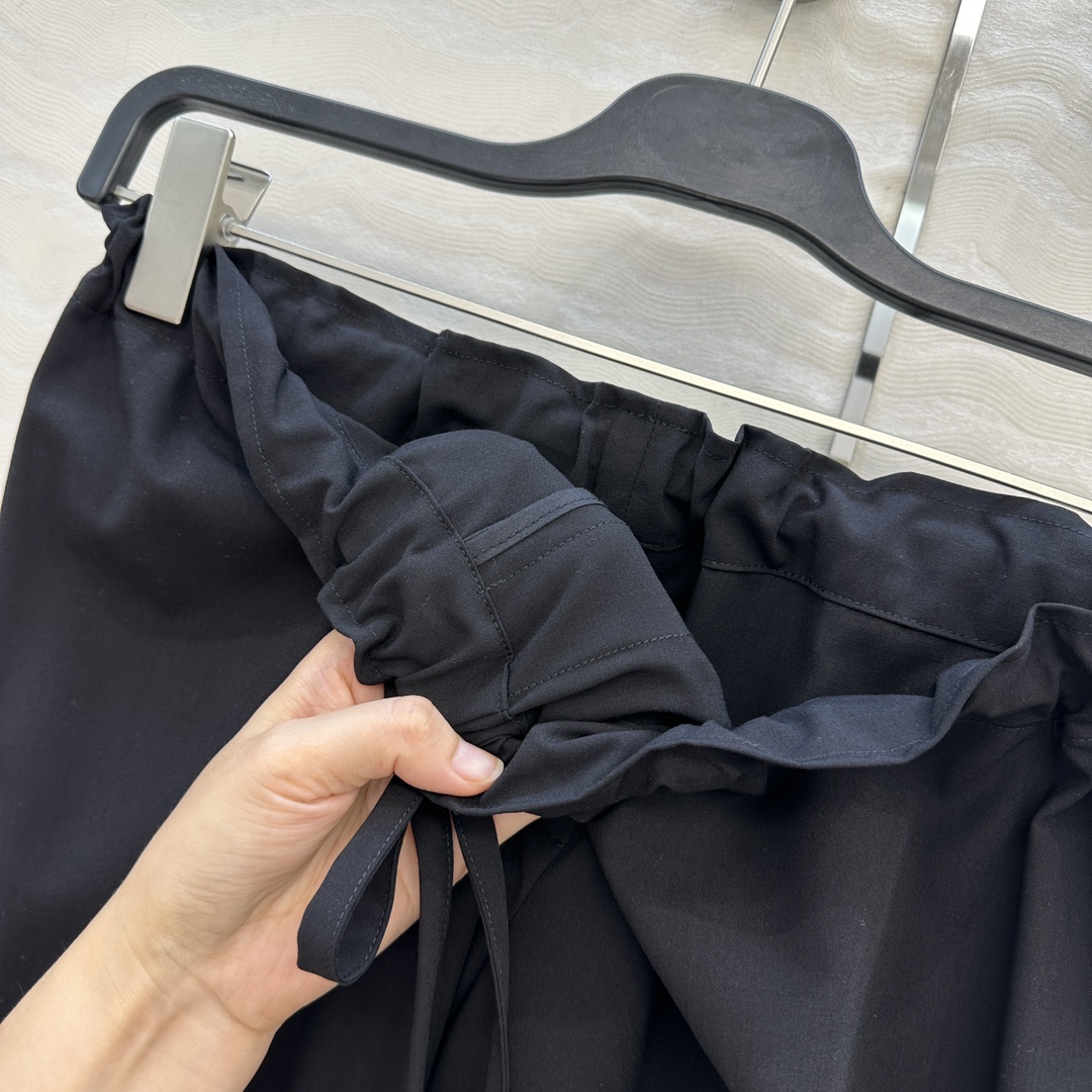 独家首发！原单品质❤️Row风高智感穿搭！潇洒帅气的高级羊毛阔腿神裤！非常修饰腿型的抽绳腰设计一片式立体