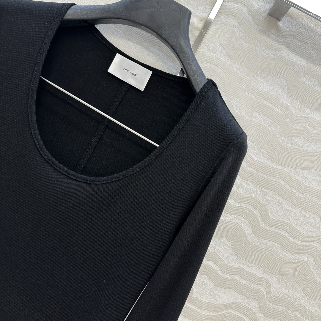 独家首发❤️原单品质，Row风纸片人穿搭！进口天丝羊毛U领打底衫！超级显瘦神器！极简叠搭单品！白富美必入