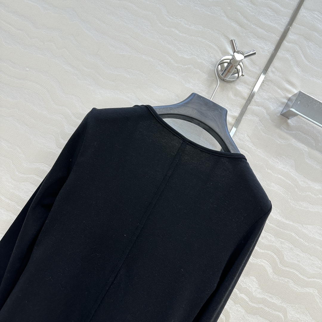 独家首发❤️原单品质，Row风纸片人穿搭！进口天丝羊毛U领打底衫！超级显瘦神器！极简叠搭单品！白富美必入