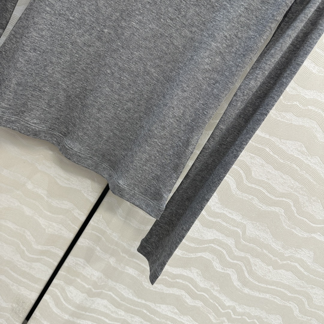 独家首发❤️原单品质，Row风纸片人穿搭！进口天丝羊毛U领打底衫！超级显瘦神器！极简叠搭单品！白富美必入