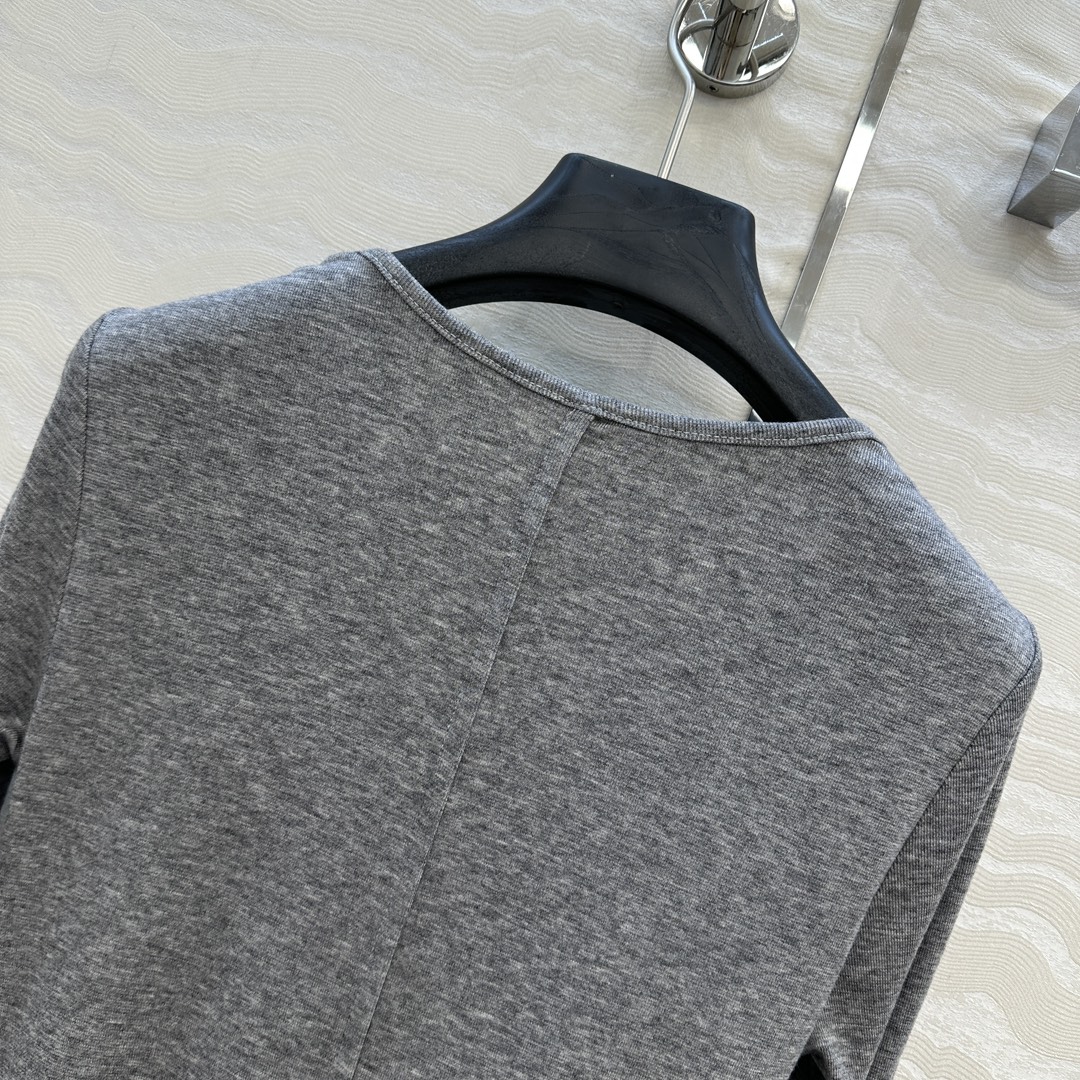 独家首发❤️原单品质，Row风纸片人穿搭！进口天丝羊毛U领打底衫！超级显瘦神器！极简叠搭单品！白富美必入