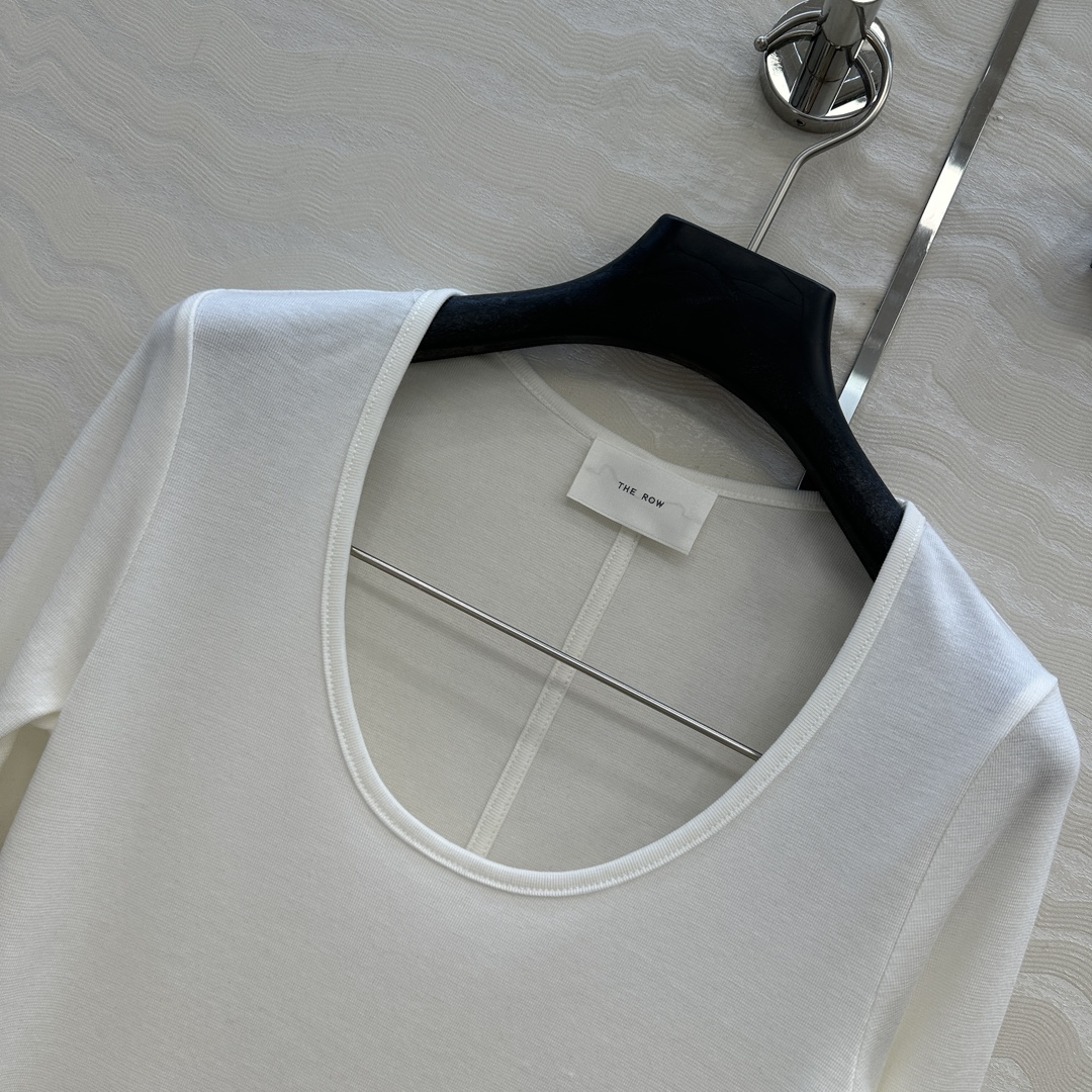 独家首发❤️原单品质，Row风纸片人穿搭！进口天丝羊毛U领打底衫！超级显瘦神器！极简叠搭单品！白富美必入