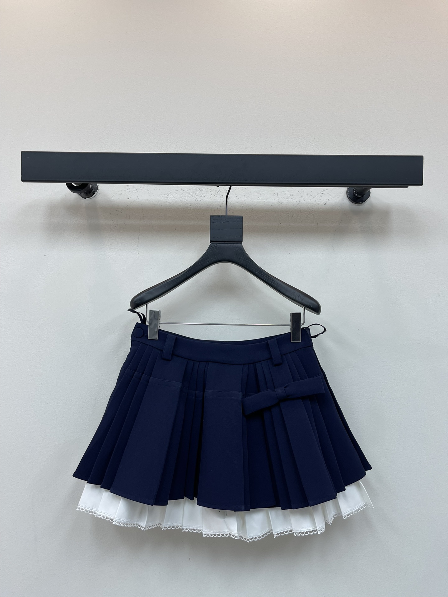 NO:506682,Lefam*25 early autumn new youthful girl style navy blue fake two-piece skirt pants imported from the imported worsted fabric, fashionable nerd literary girls must-have items, inner safety pants design to prevent exposure, long-legged artifact is absolutely unique, sweet and salty temperament is versatile and not picky, mix and match when seasons alternate, super retro and fashionable SML, skirts, alexander wang19860909Lefam*25早秋新款青春少女风藏蓝色假两件设计裙裤 进口精纺面料质感超赞 时髦书呆子文艺少女必入单品 内里安全裤设计防走光 大长腿神器绝绝子 可甜可盐气质百搭不挑人 季节交替时混搭超复古时髦 SML,,skirts,alexander wang,Women's clothing