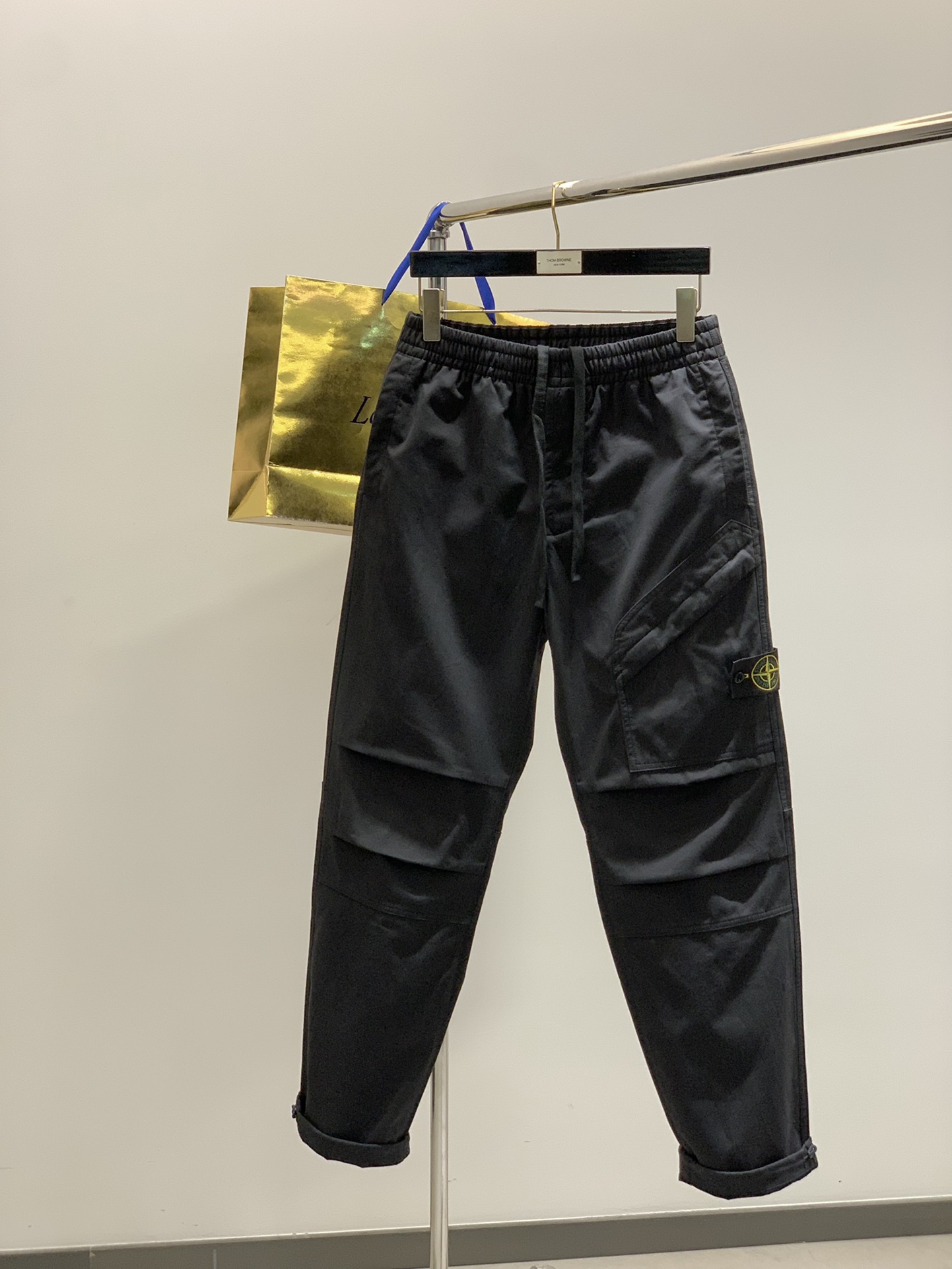 ，石头岛 复杂的工艺，考究的细节。井字纹日本产户外棉布…款同步最新工装系Stone 石头男士ComPas