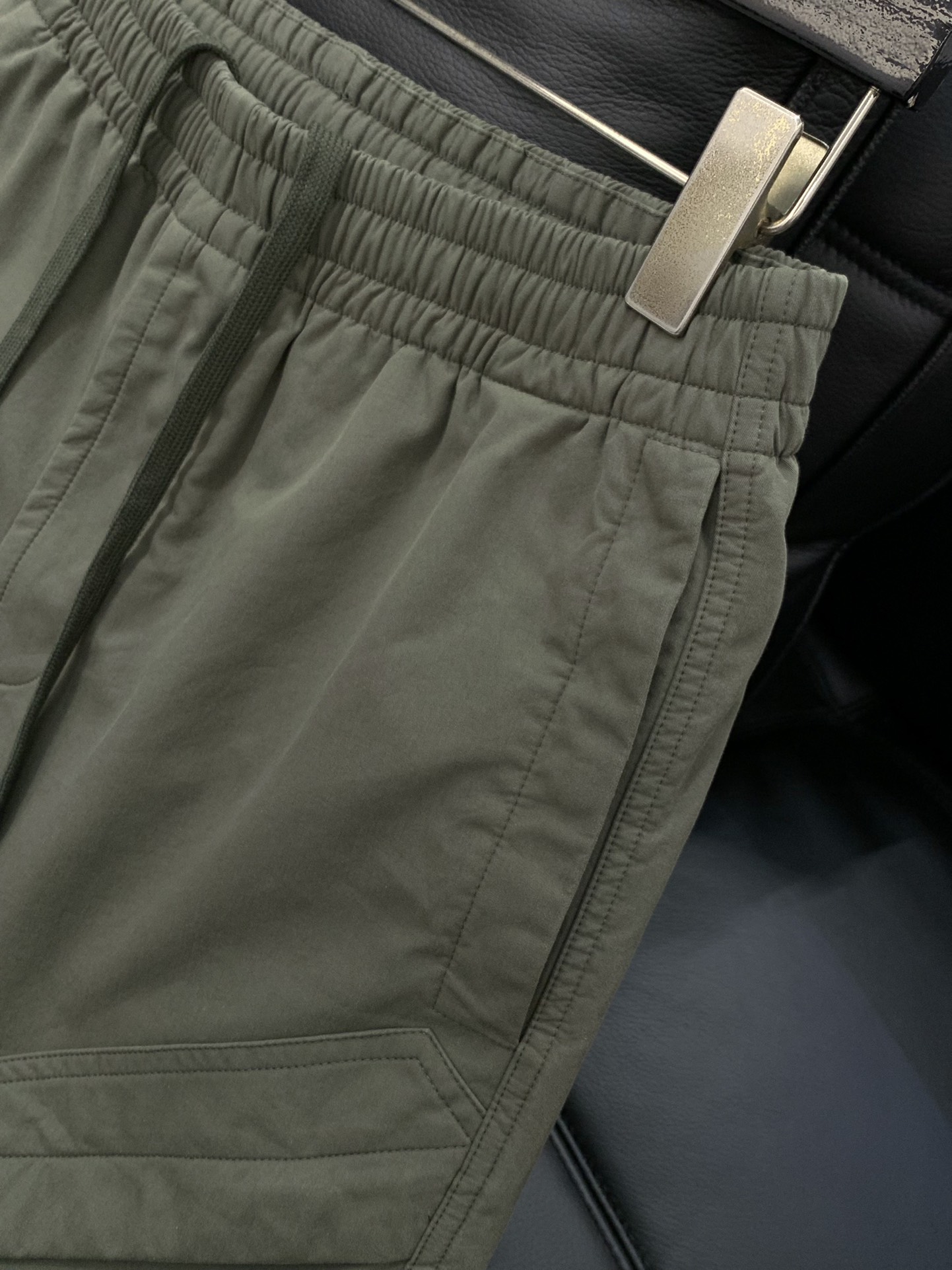 ，石头岛 复杂的工艺，考究的细节。井字纹日本产户外棉布…款同步最新工装系Stone 石头男士ComPas