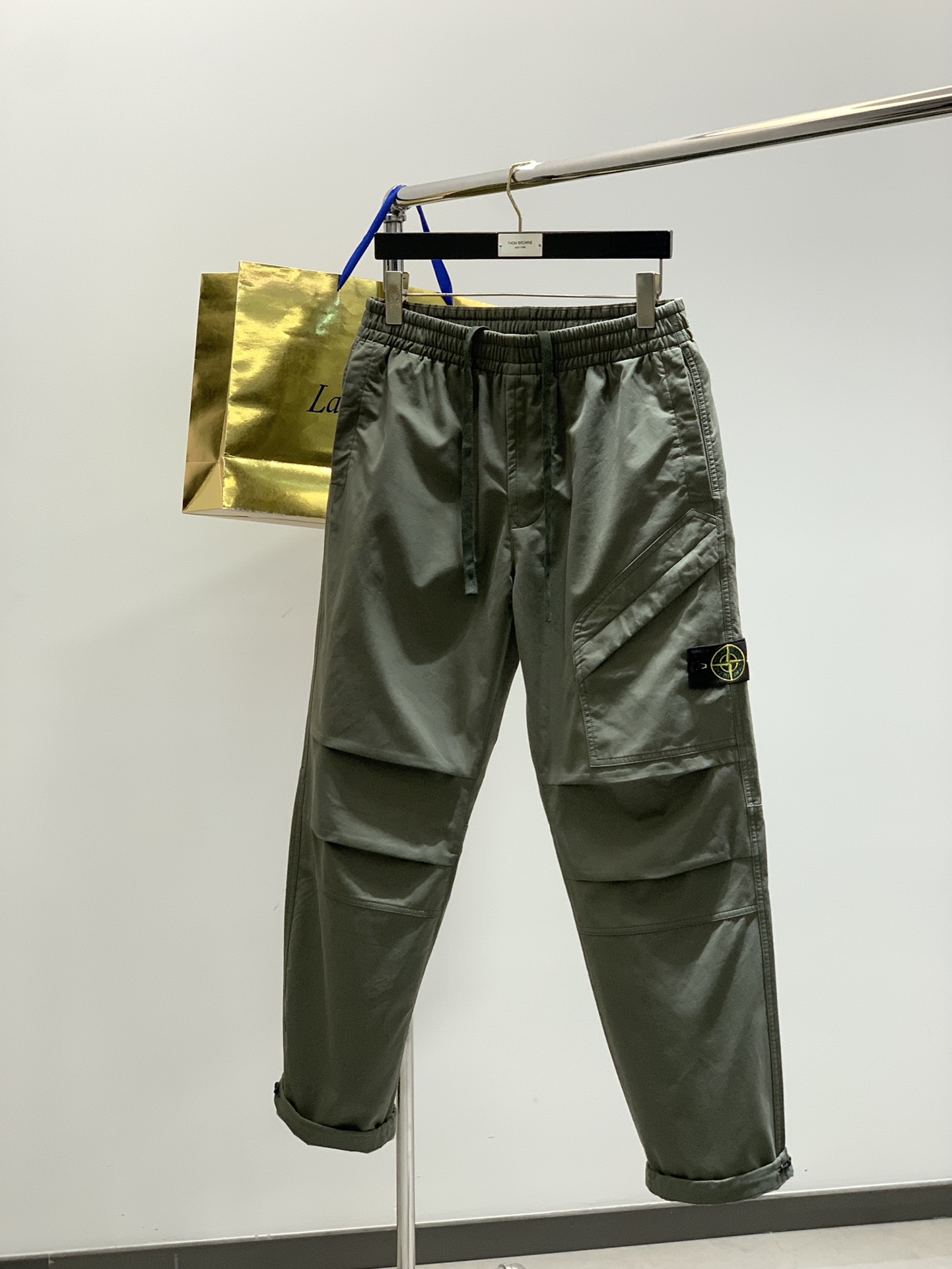 ，石头岛 复杂的工艺，考究的细节。井字纹日本产户外棉布…款同步最新工装系Stone 石头男士ComPas