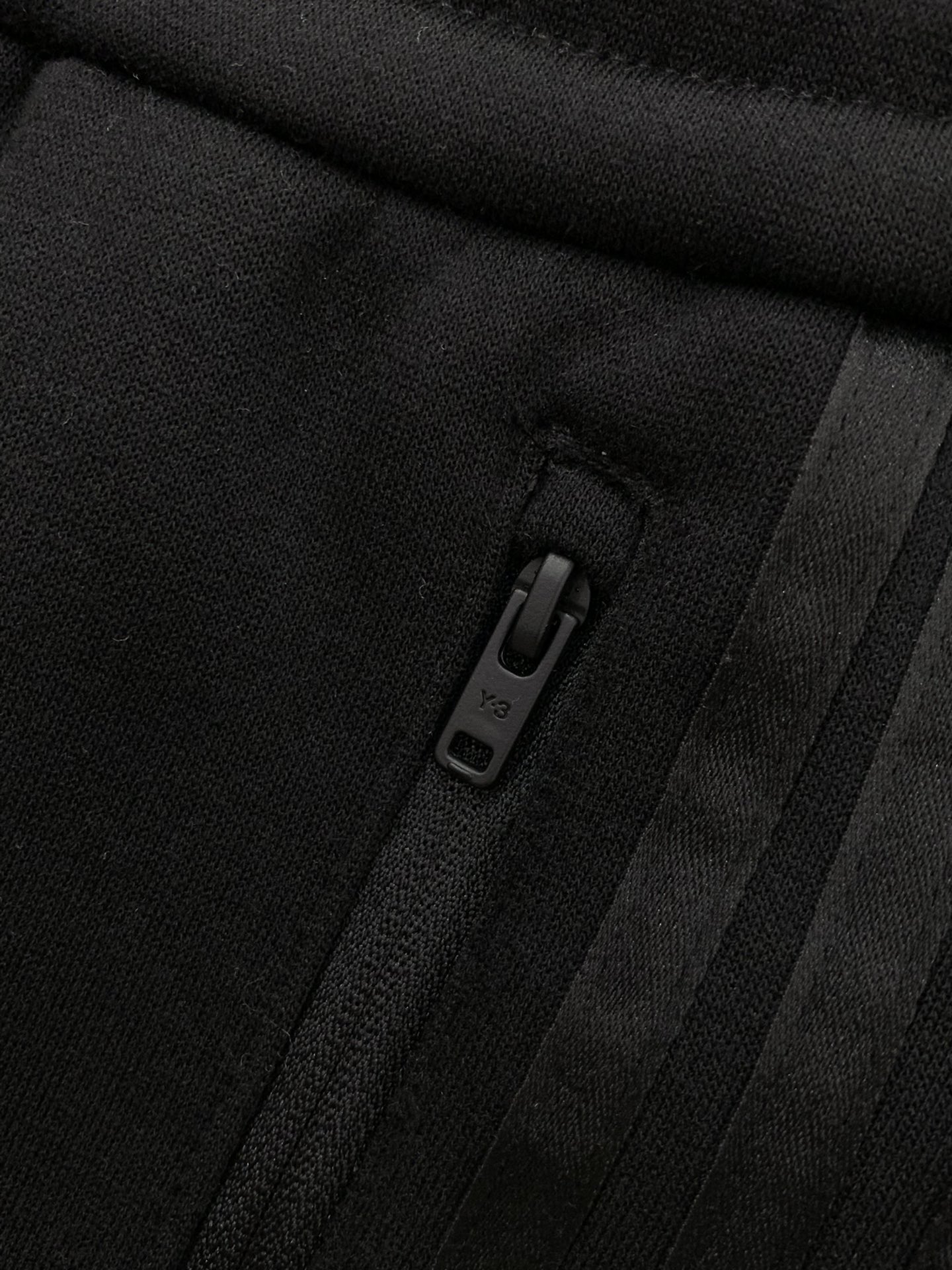 ，抽绳休闲裤时尚系列，独特设计，抽绳休闲长裤 订纱开始订染和订纺。国内某大厂出口日本 和供应几大顶级品牌