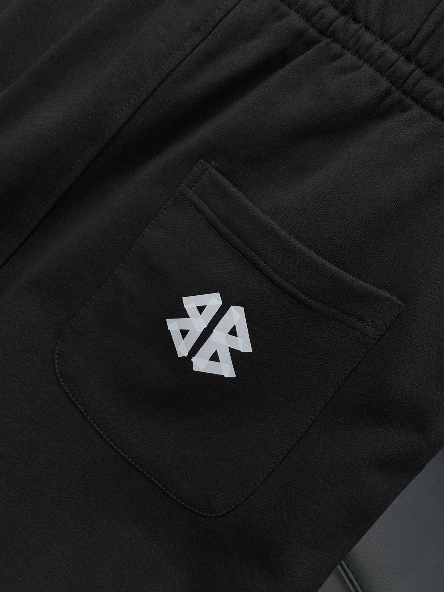 ，Balenciaga 巴黎世家，2025秋季最新品，专柜同步有售，原单狠货，时尚休闲裤，进口原版水洗弹