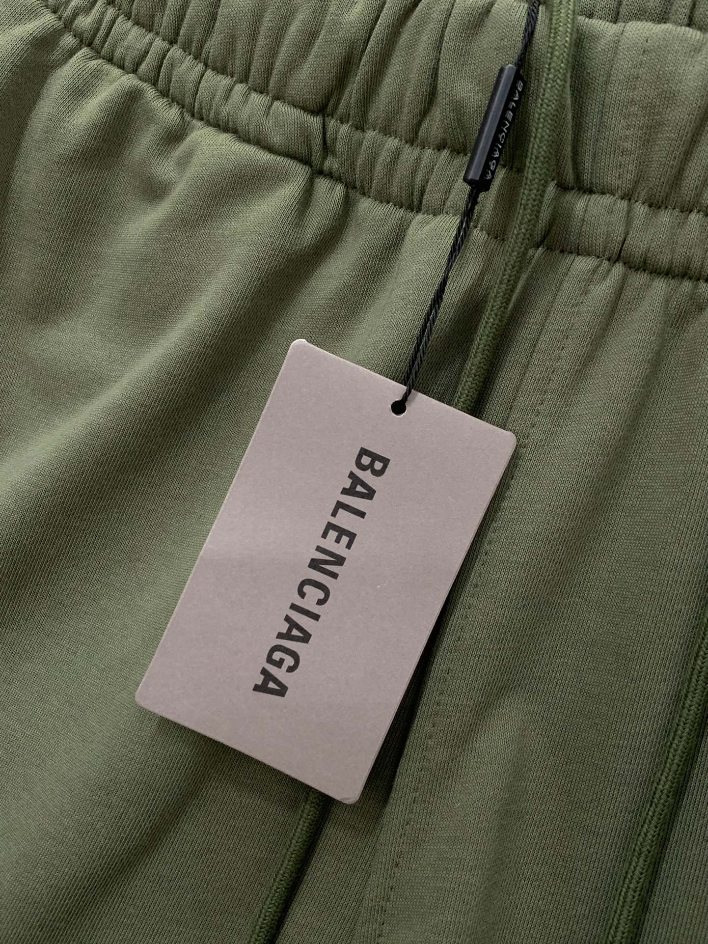 ，Balenciaga 巴黎世家，2025秋季最新品，专柜同步有售，原单狠货，时尚休闲裤，进口原版水洗弹