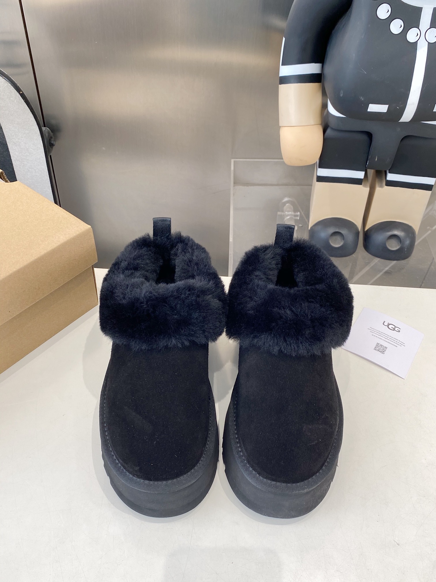 NO:512120,U-home new Tazler home slippers, real wool inside, comfortable on the two-layer beef. Three-layer half-combination eva foamed sole, five colors, classic black, chestnut brown, dawn powder, antelope brown, mustard seeds, size 35-41, snow boots, boots19860909u家新款塔茨勒居家便鞋,内里真羊毛,牛二层面上脚舒适.三层半组合eva发泡大底 五个色 经典黑,栗子棕,黎明粉,羚羊棕,芥菜籽 码数35-41,雪地靴,boots,Women's Shoes