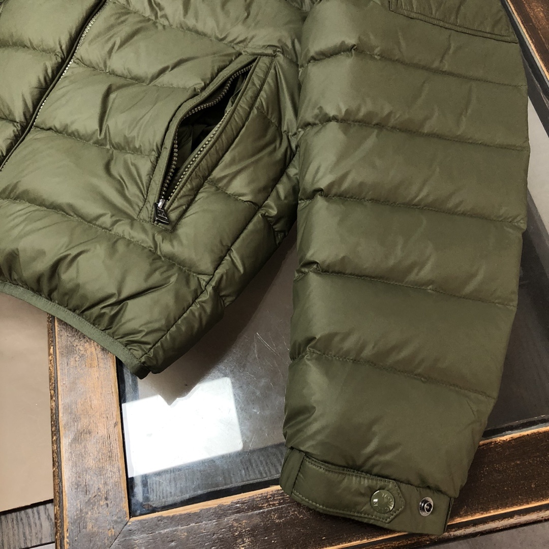 羽绒 🆕新款上架🎬Moncler 蒙口 Najan男士连帽羽绒服~男女同款~官网专柜同步上新🈶售~采用轻