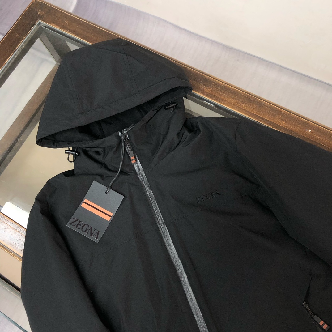 羽绒 🆕ZEGNA 杰尼亚 25秋冬最新连帽款男士羽绒服 ~完美质感 ,对于品质想必大家一定很清楚,高性