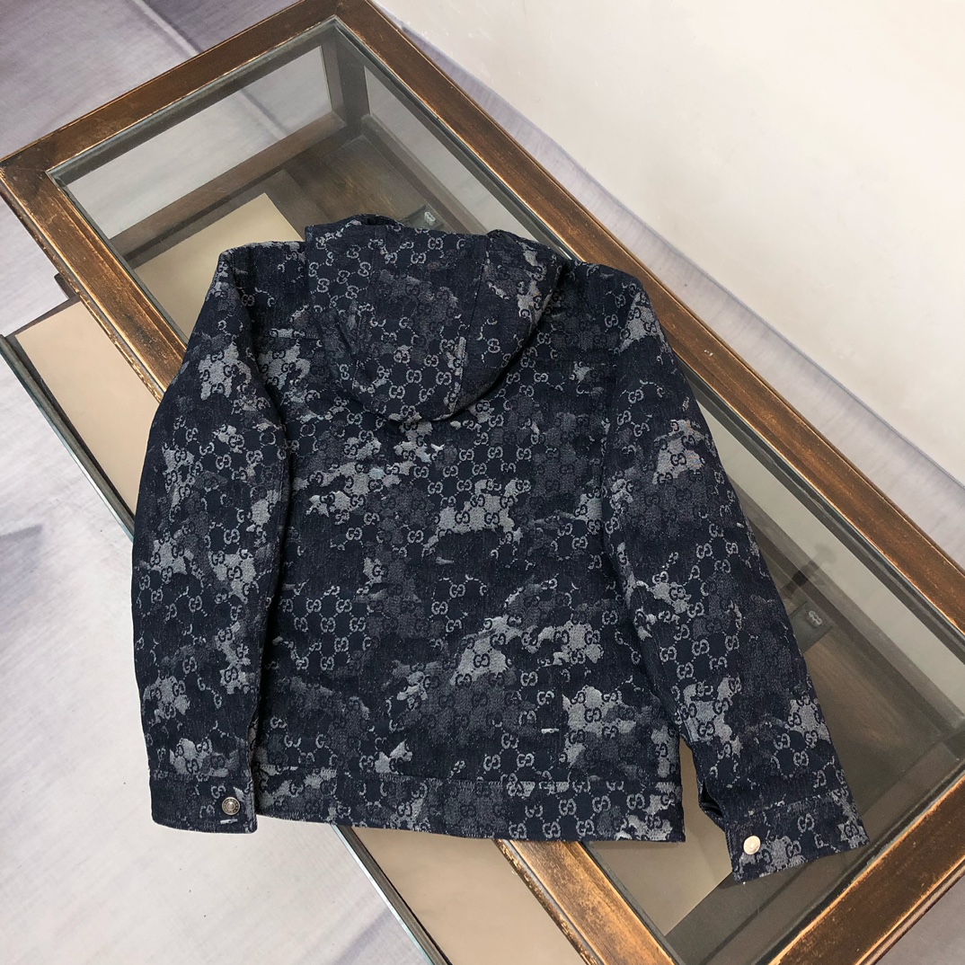 羽绒 GUCCI 古驰 25秋冬最新款连帽提花牛仔羽绒服，原单狠货，时尚休闲牛仔外套，上身很有特点！吸睛