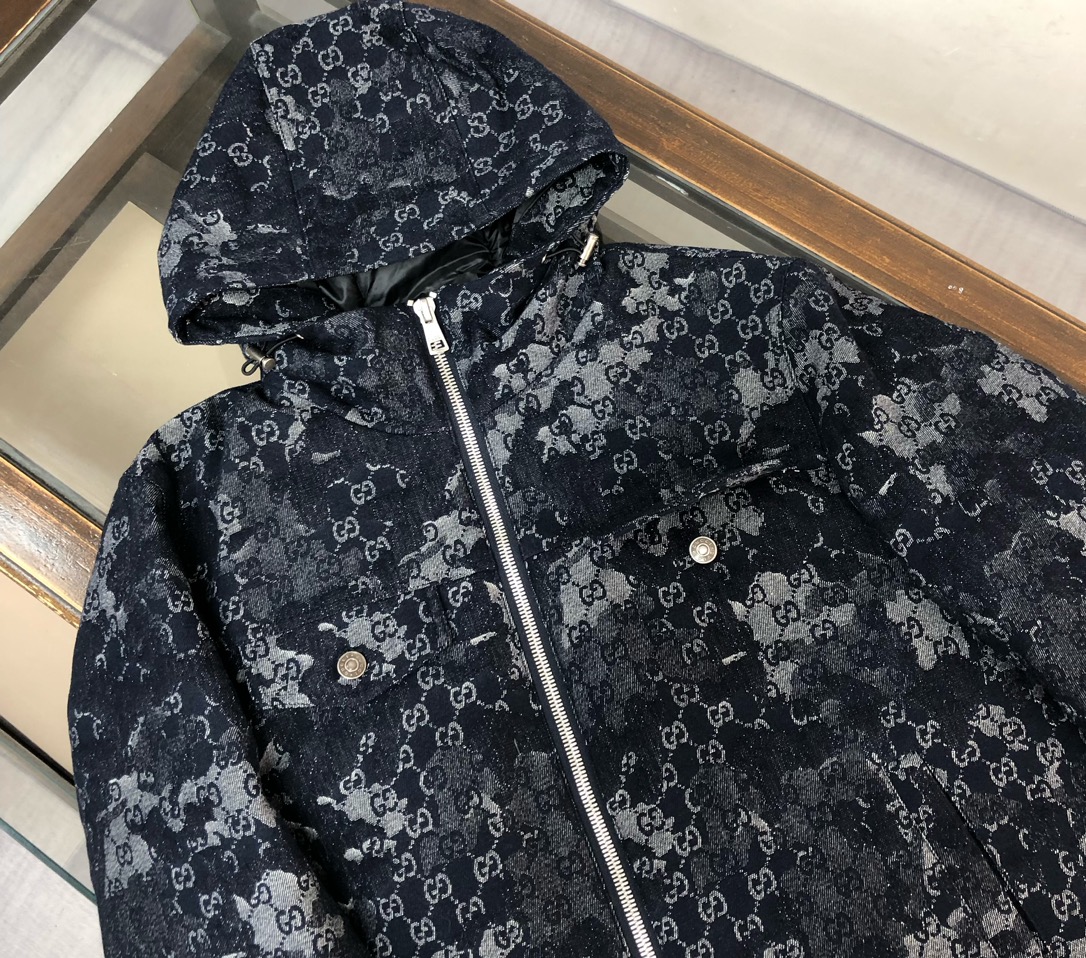 羽绒 GUCCI 古驰 25秋冬最新款连帽提花牛仔羽绒服，原单狠货，时尚休闲牛仔外套，上身很有特点！吸睛