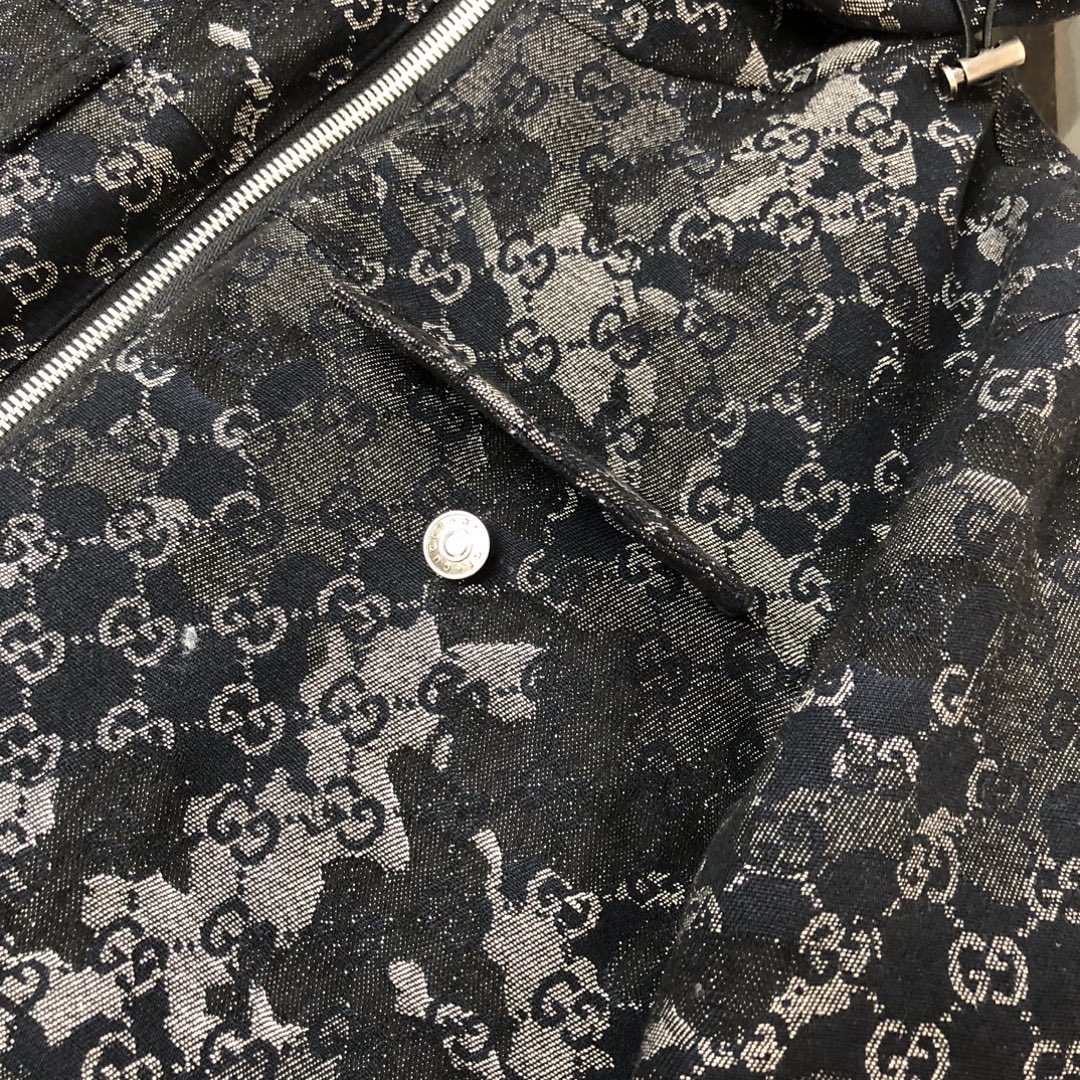 羽绒 GUCCI 古驰 25秋冬最新款连帽提花牛仔羽绒服，原单狠货，时尚休闲牛仔外套，上身很有特点！吸睛