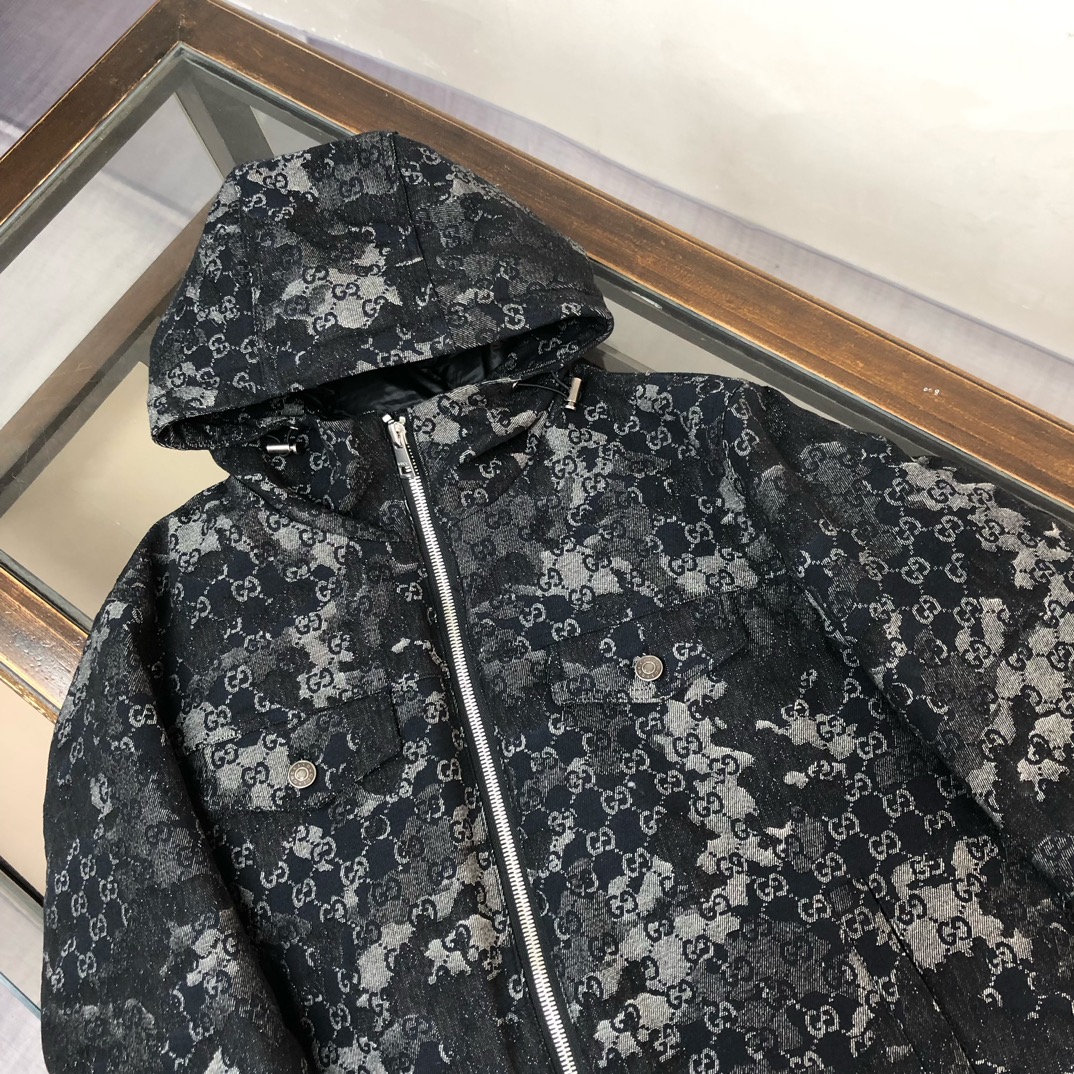 羽绒 GUCCI 古驰 25秋冬最新款连帽提花牛仔羽绒服，原单狠货，时尚休闲牛仔外套，上身很有特点！吸睛