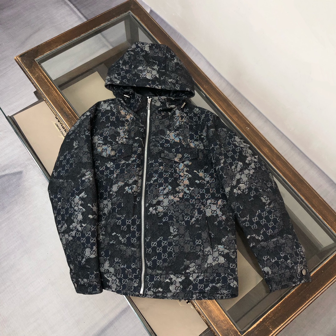 羽绒 GUCCI 古驰 25秋冬最新款连帽提花牛仔羽绒服，原单狠货，时尚休闲牛仔外套，上身很有特点！吸睛