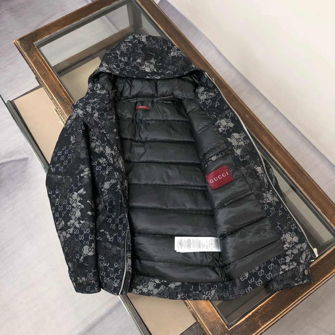 羽绒 GUCCI 古驰 25秋冬最新款连帽提花牛仔羽绒服，原单狠货，时尚休闲牛仔外套，上身很有特点！吸睛