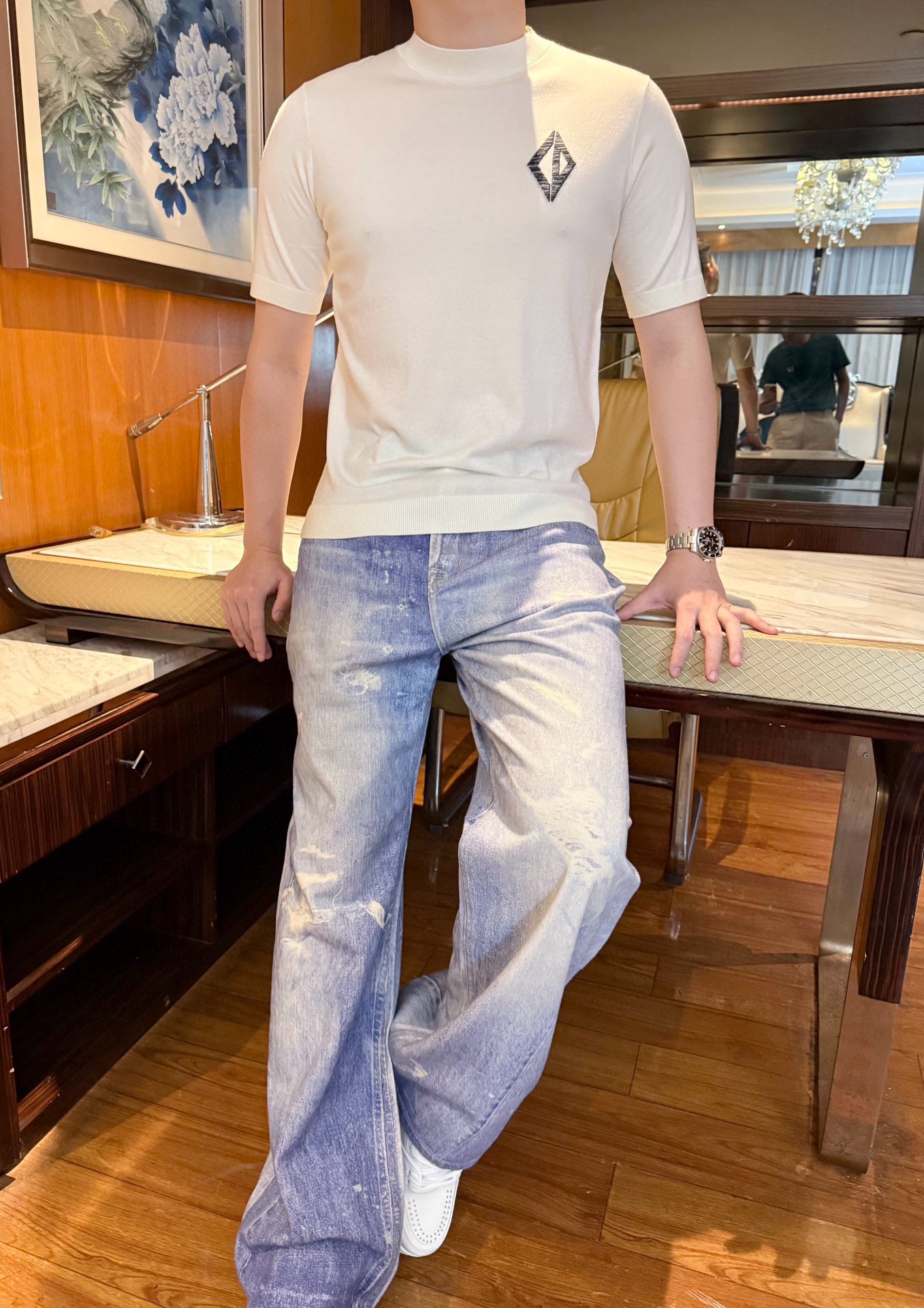 NO:528912,Dior-2025 counter latest round neck T-shirts are shipped, and European and American counters are on sale simultaneously!  Selected Italian imported wool cashmere fabric with the latest design, the brand logo on the chest shows fashion, the base looks very good on the outside. Size 48-56 (model 180/140 wears 50, with Hong Kong Lane Crawford gift box packaging), dior,tees, t-shirt,alexander wang19860909迪奥-2025专柜最新款圆领T恤出货 欧美专柜同步发售！精选意大利进口羊毛羊绒面料搭配最新的设计,胸前的品牌标志彰显时尚 打底外穿都非常好看.尺码48-56（模特180/140穿50,配香港连卡佛礼盒包装）,,dior,tees，t-shirt,alexander wang,Men's clothing