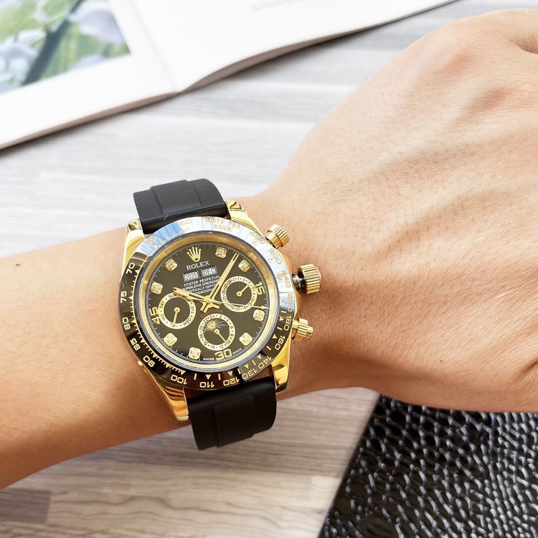 NO:340872,Platinum New Product Rolex ROLEX - Cosmic Chronograph Ditona series of carbon fiber custom version, the watch is not only lightweight but also hard on the outside. Each watch has a unique carbon fiber pattern material. [Case] ​​The watch size is 40X12.4, which matches the original. It is capable of casting the unique style of carbon fiber Rolex. The market is exclusive to the market. The entire shell cover, ring mouth and bottom cover are made of high composite carbon fiber and super luminous powder. The details are made by hand chamfering polishing. The texture is extraordinary. [Wristband buckle] The strap is made of artificial fiber braided belt, breathable and comfortable, and the texture is soft. [Movement] uses the latest precise and mature Tianjin movement, perfectly realizing powerful functions, and the king of cost-effectiveness!  !  !  ,,rolex19860909白金 新品 劳力士ROLEX-宇宙计时迪通拿系列之碳纤维定制版,腕表不仅佩戴轻便,外表坚硬.且每一只腕表都拥有独一无二的碳纤花纹材质.【表壳】腕表尺寸40X12.4吻合原装.实力铸造碳纤维劳力士的独特风采.市场独家做到,整个壳套,圈口包括底盖均采用高复合碳纤维和超强夜光粉所打造.细节之处更是经过手工倒角抛光所制.质感非凡.【表带扣】表带采用人工纤维编织带所制,透气舒适,质地柔软.【机芯】采用最新精准而成熟天津机芯,完美实现强大功能,性价比之王！！！,,rolex,Watch