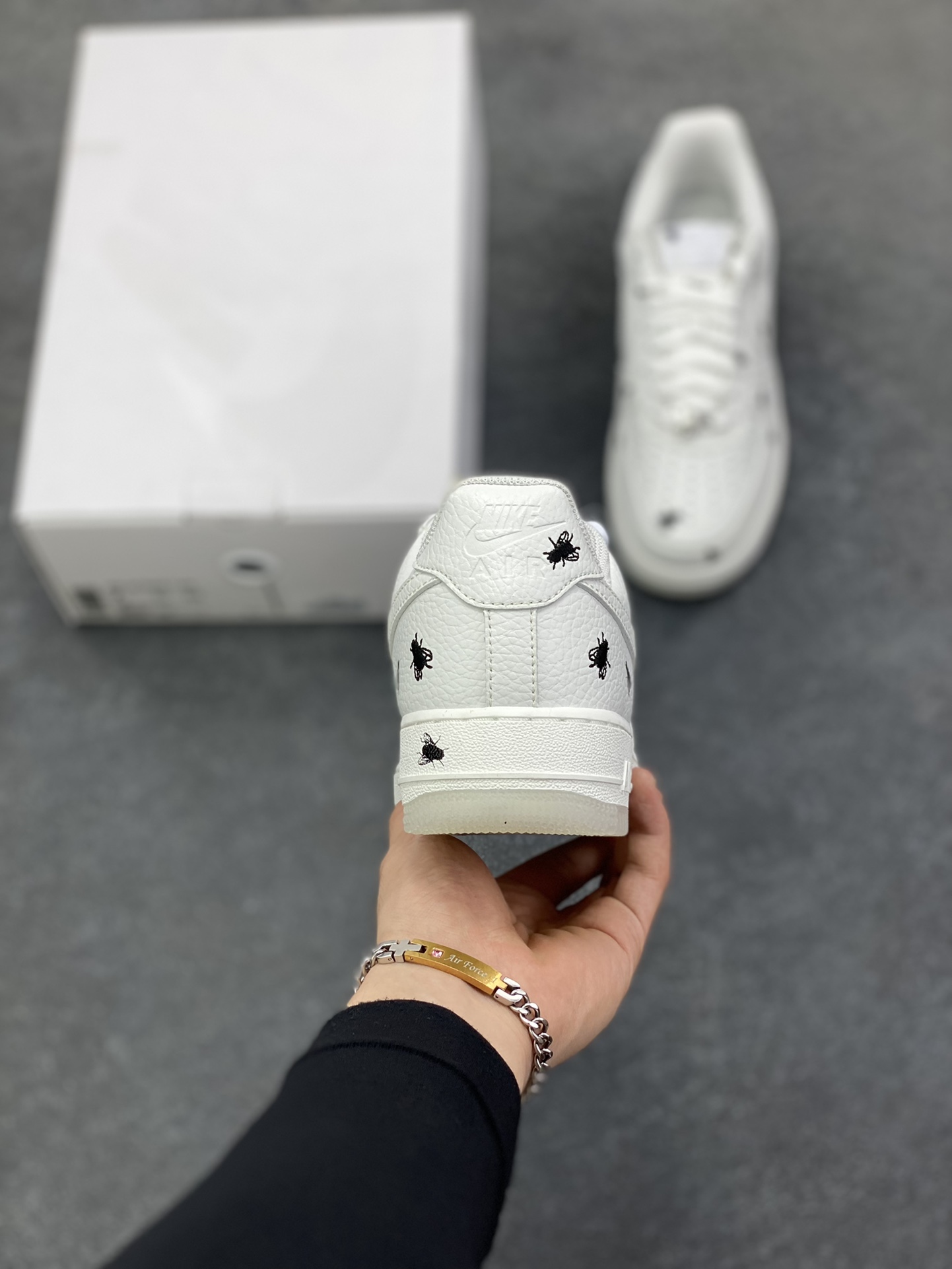 图片[4]-HY版本💯 Air Force 1 Low 苍蝇印花白色 原楦头原纸板 打造纯正空军版型 #专注外贸渠道 全掌内置蜂窝气垫 #原盒配件 原厂中底钢印、拉帮完美 货号：IM3081-100 尺码：36 36.5 37.5 38 38.5 39 40 40.5 41 42 42.5 43 44 44.5 45 46-选品中心