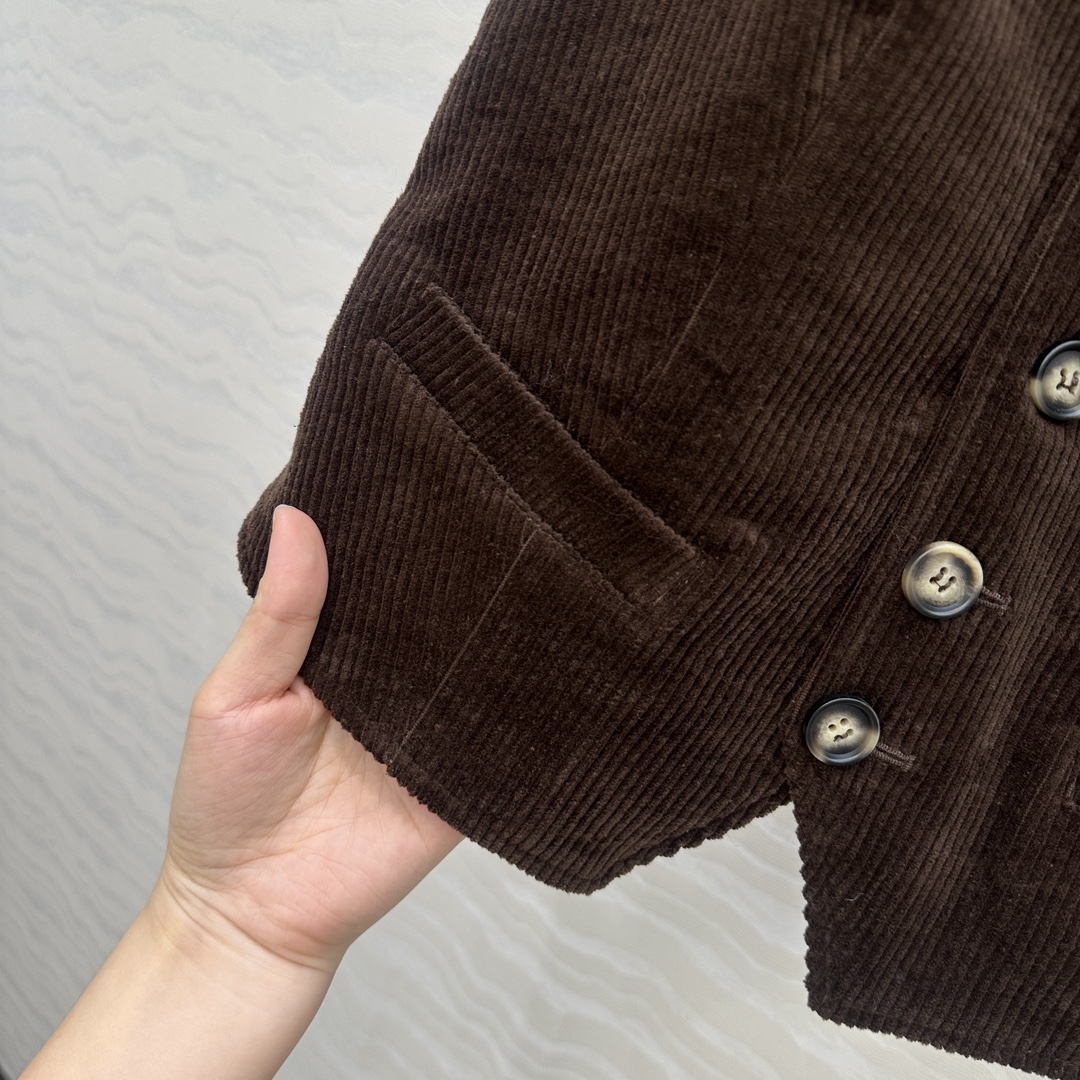 独家首发❤️原单品质，RL浓郁美式风穿搭，定制巧克力棕色灯芯绒马甲小外套！减龄学院风气质高级单品。经典收