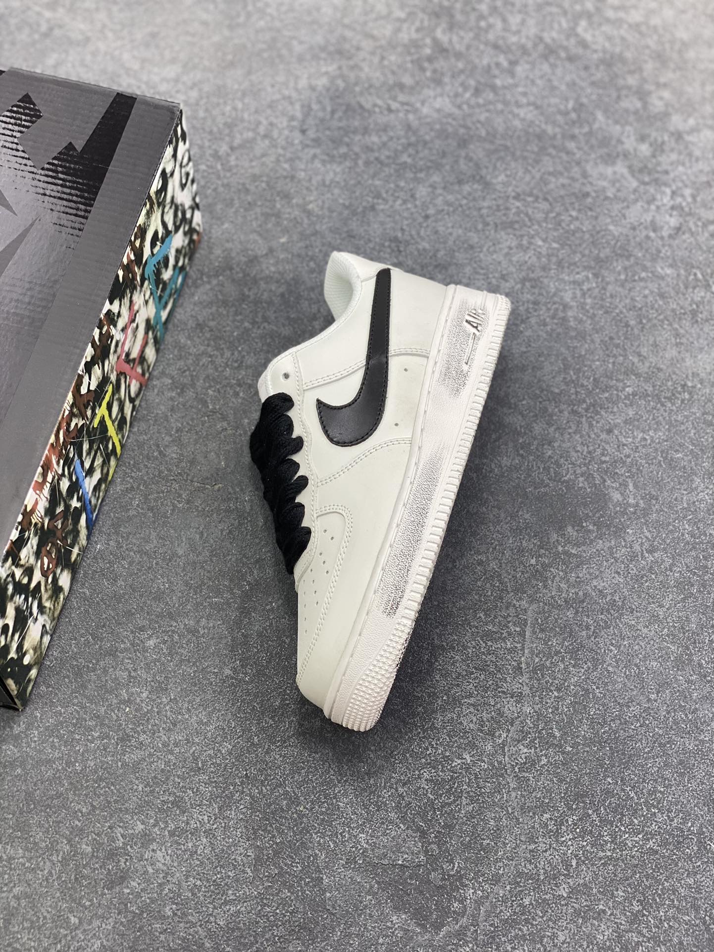 图片[7]-Nike Air Force 1 Low 权志龙 空军一号低帮运动休闲板鞋 原楦头原纸板 打造纯正空军版型#专注外贸渠道 全掌内置蜂窝气垫 #原盒配件 原厂中底钢印、拉帮完美 货号：DD3223-100 尺码：36 36.5 37.5 38 38.5 39 40 40.5 41 42 42.5 43 44 44.5 45-选品中心